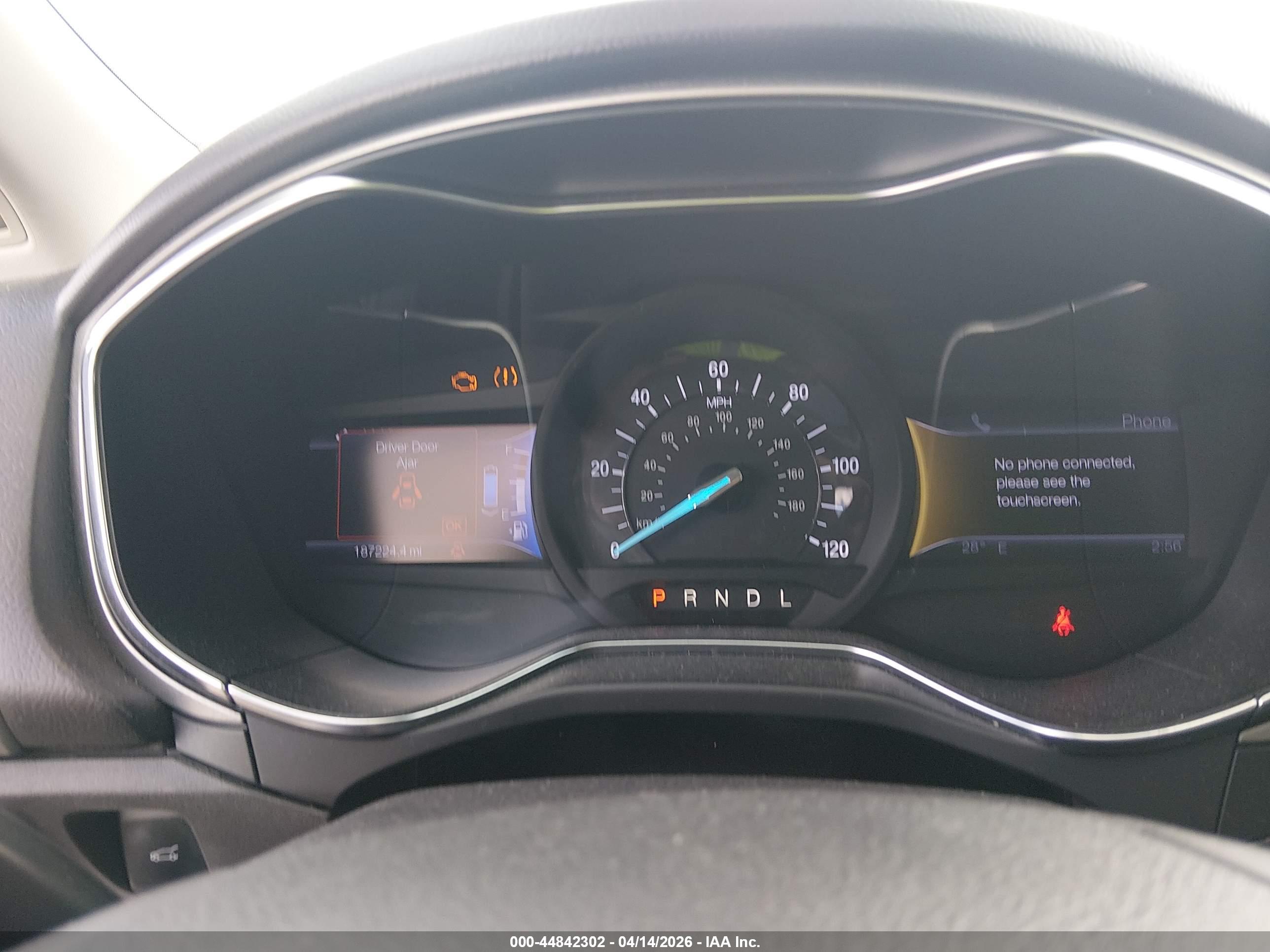 FORD FUSION image 7