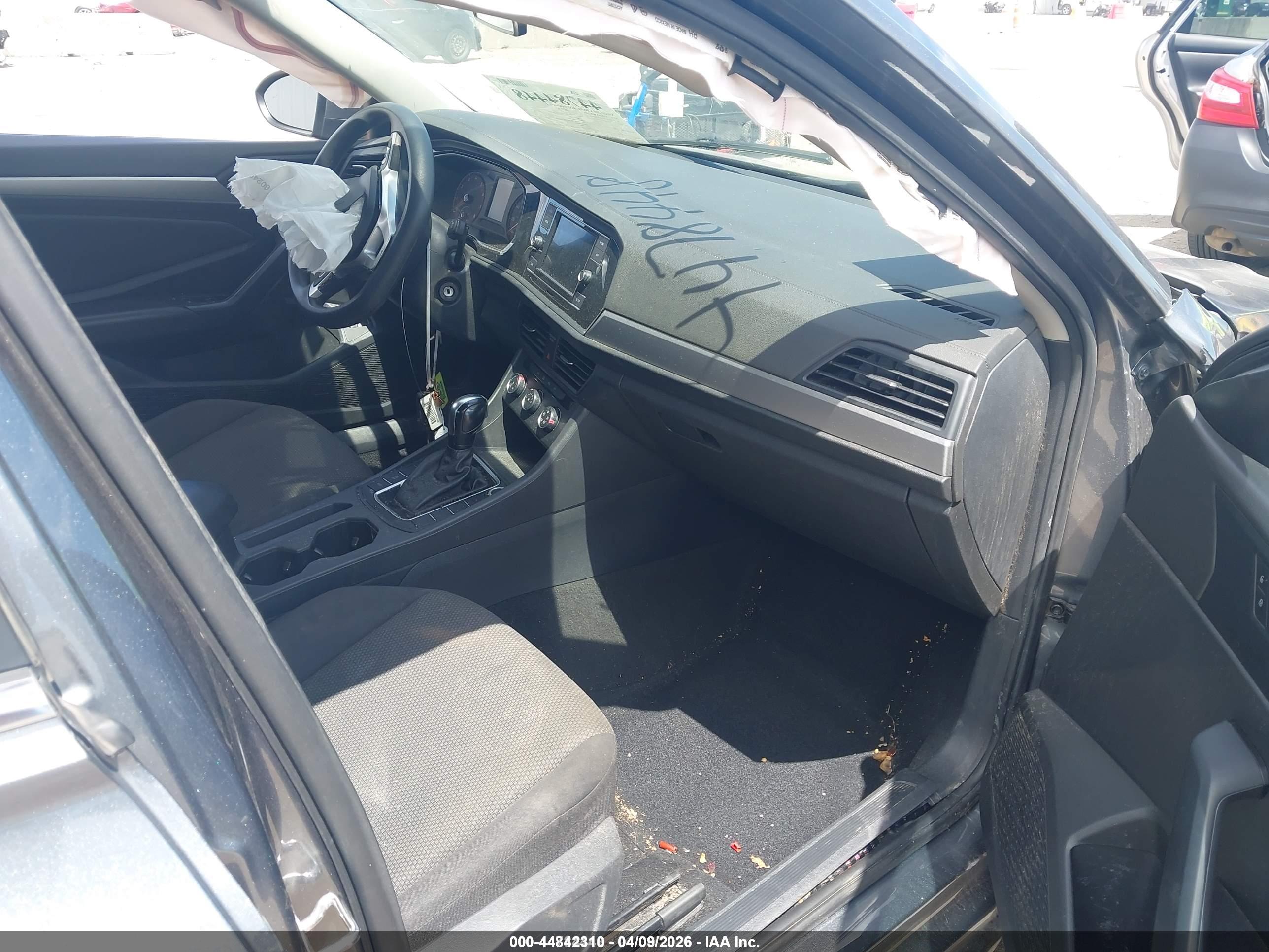 VOLKSWAGEN JETTA image 5