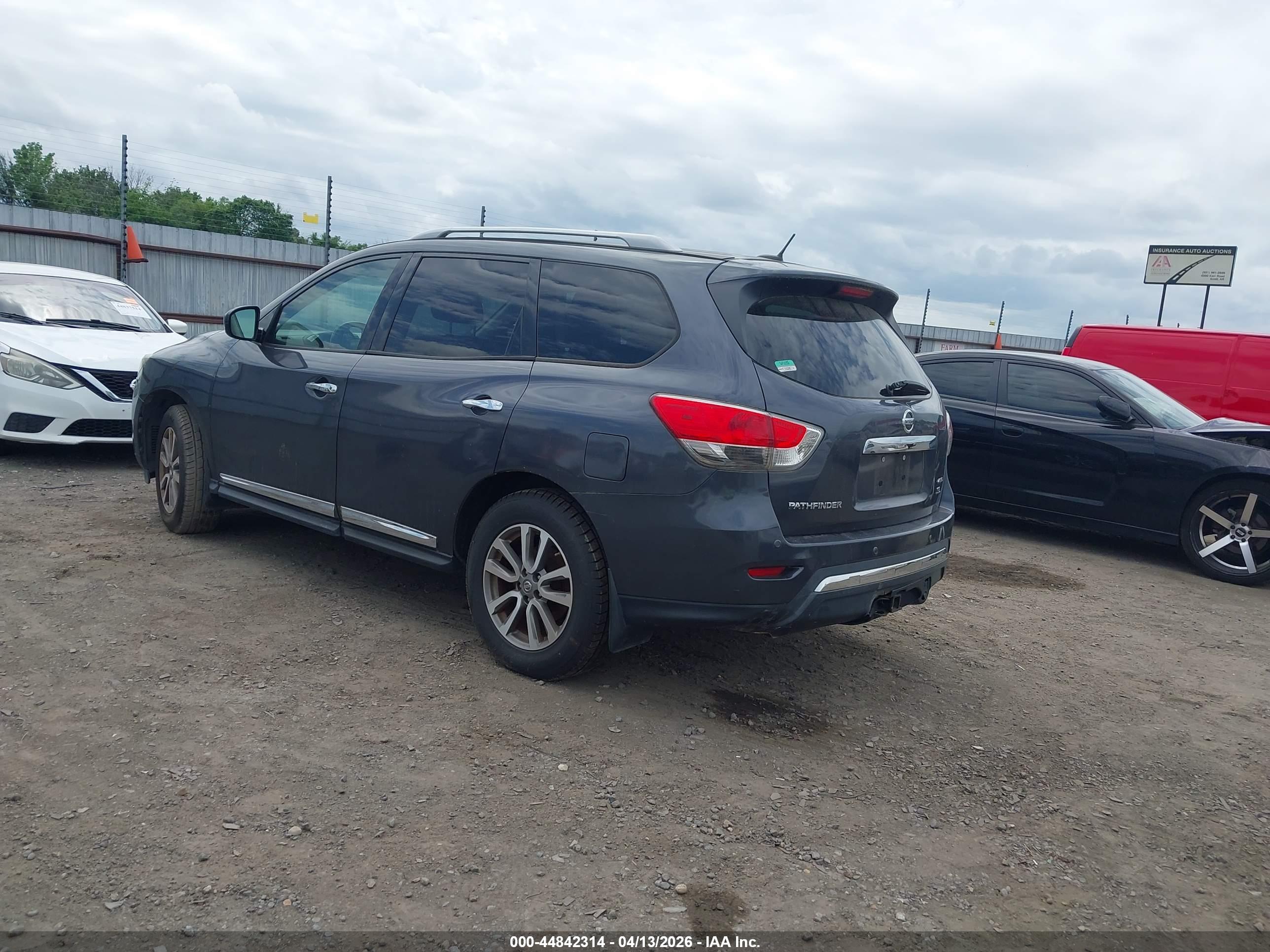 NISSAN PATHFINDER image 3