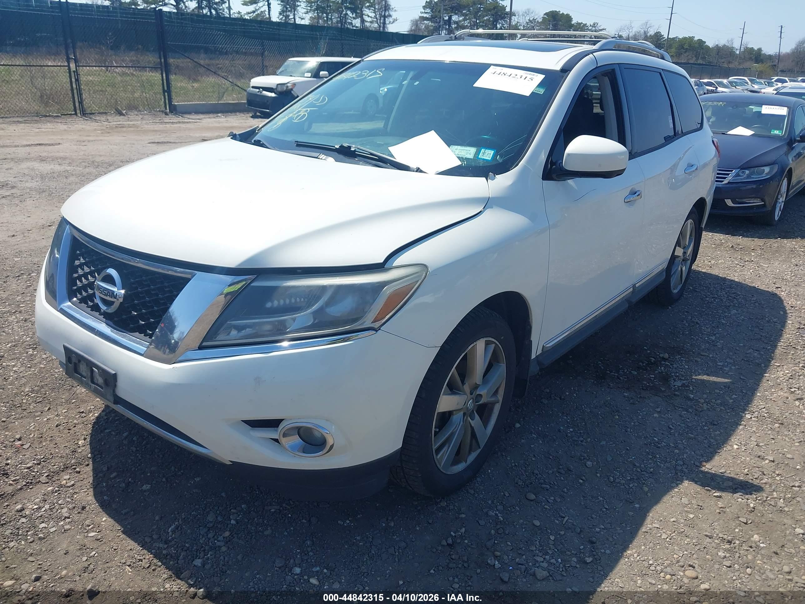 NISSAN PATHFINDER image 2