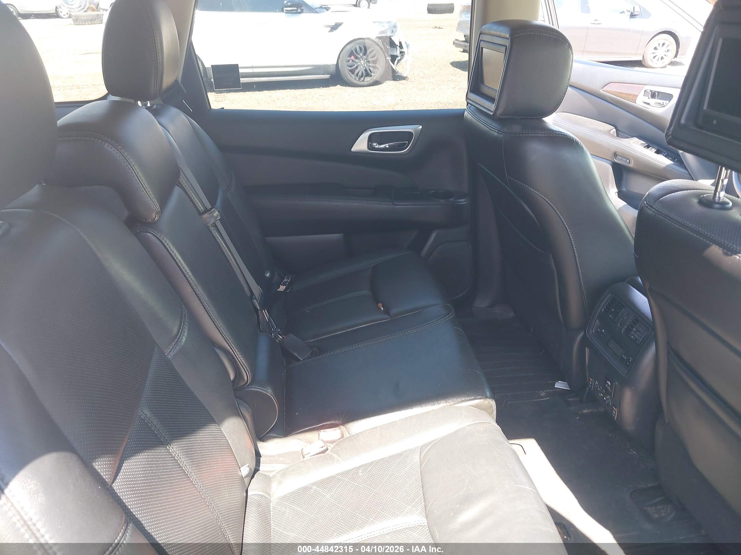 NISSAN PATHFINDER image 8