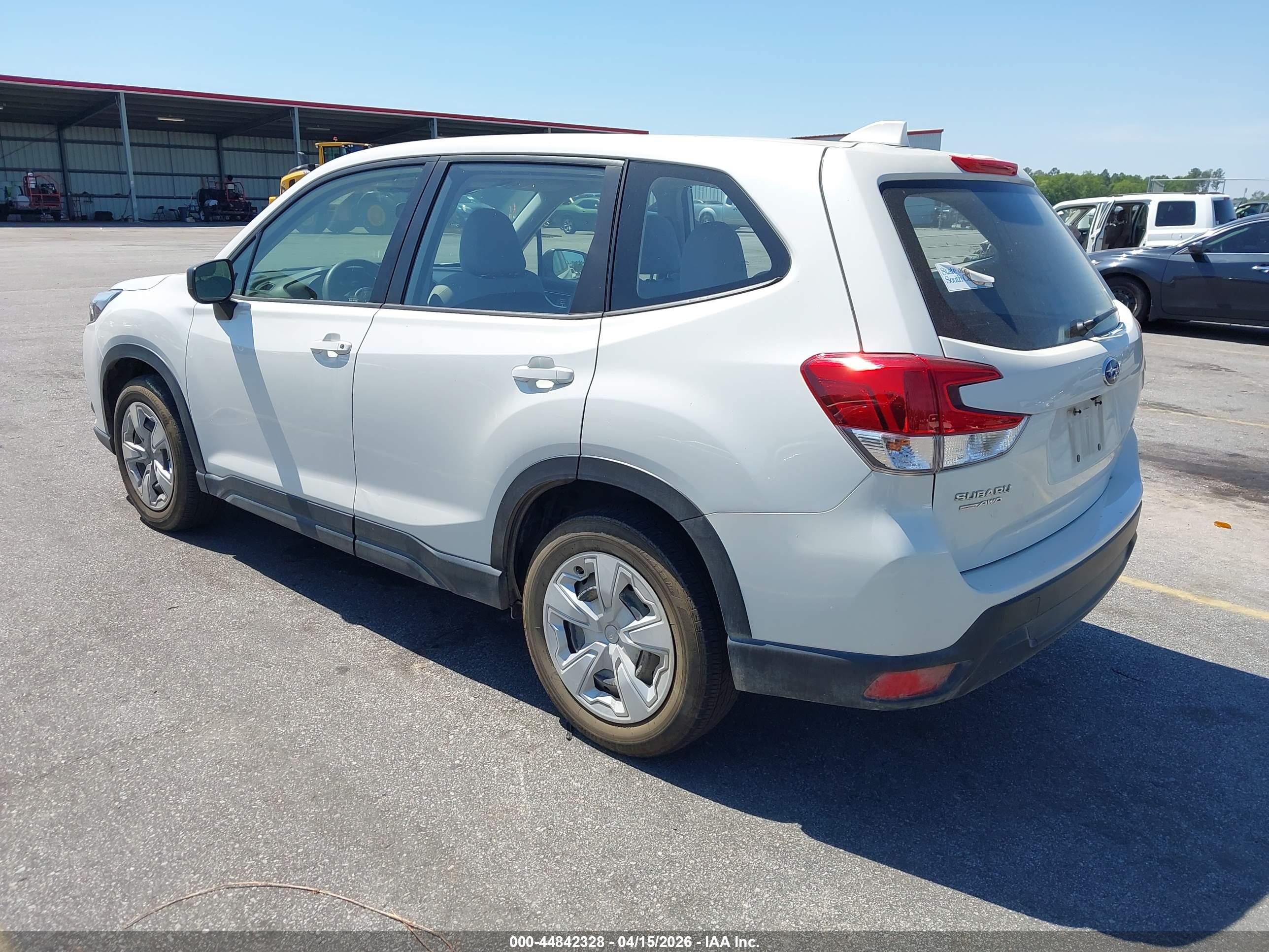 SUBARU FORESTER image 3