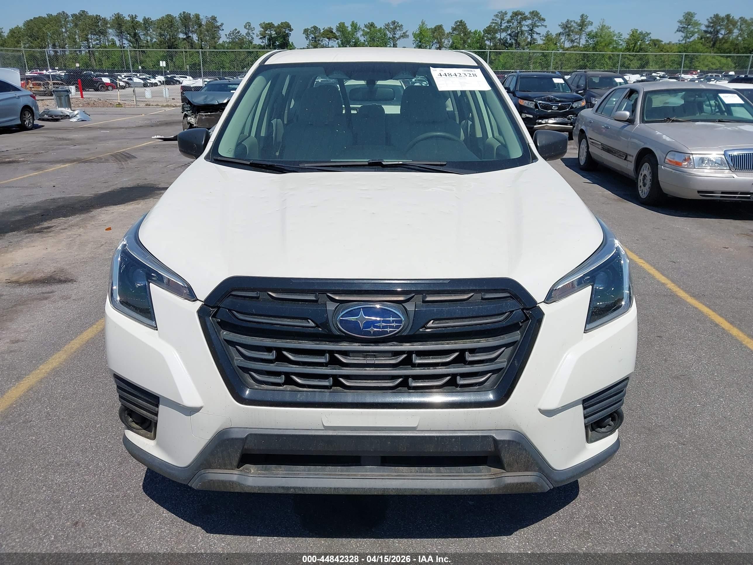 SUBARU FORESTER image 6