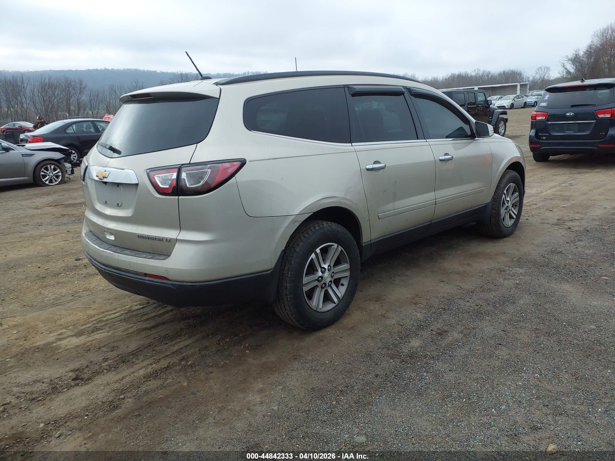 CHEVROLET TRAVERSE image 4