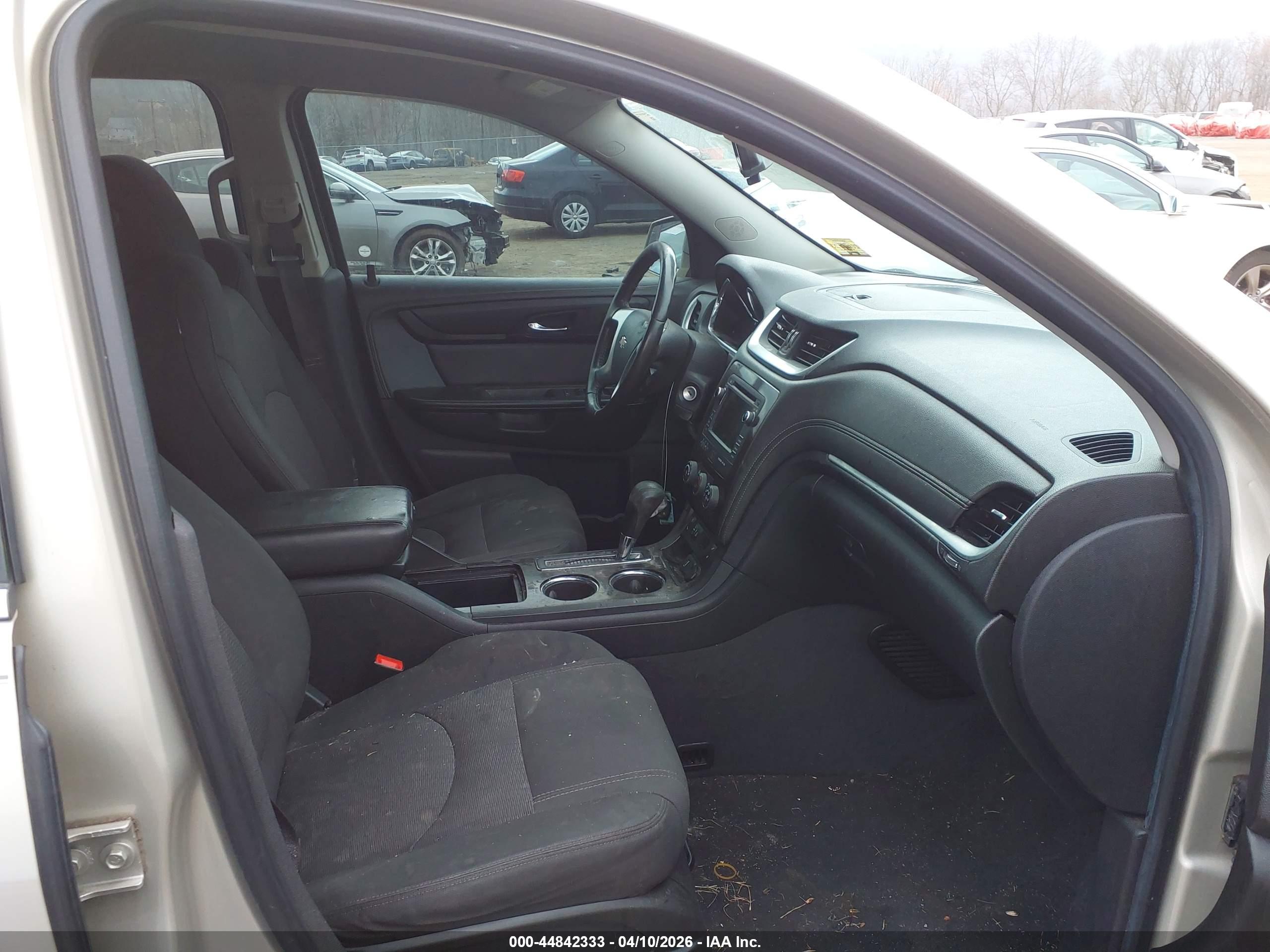CHEVROLET TRAVERSE image 5