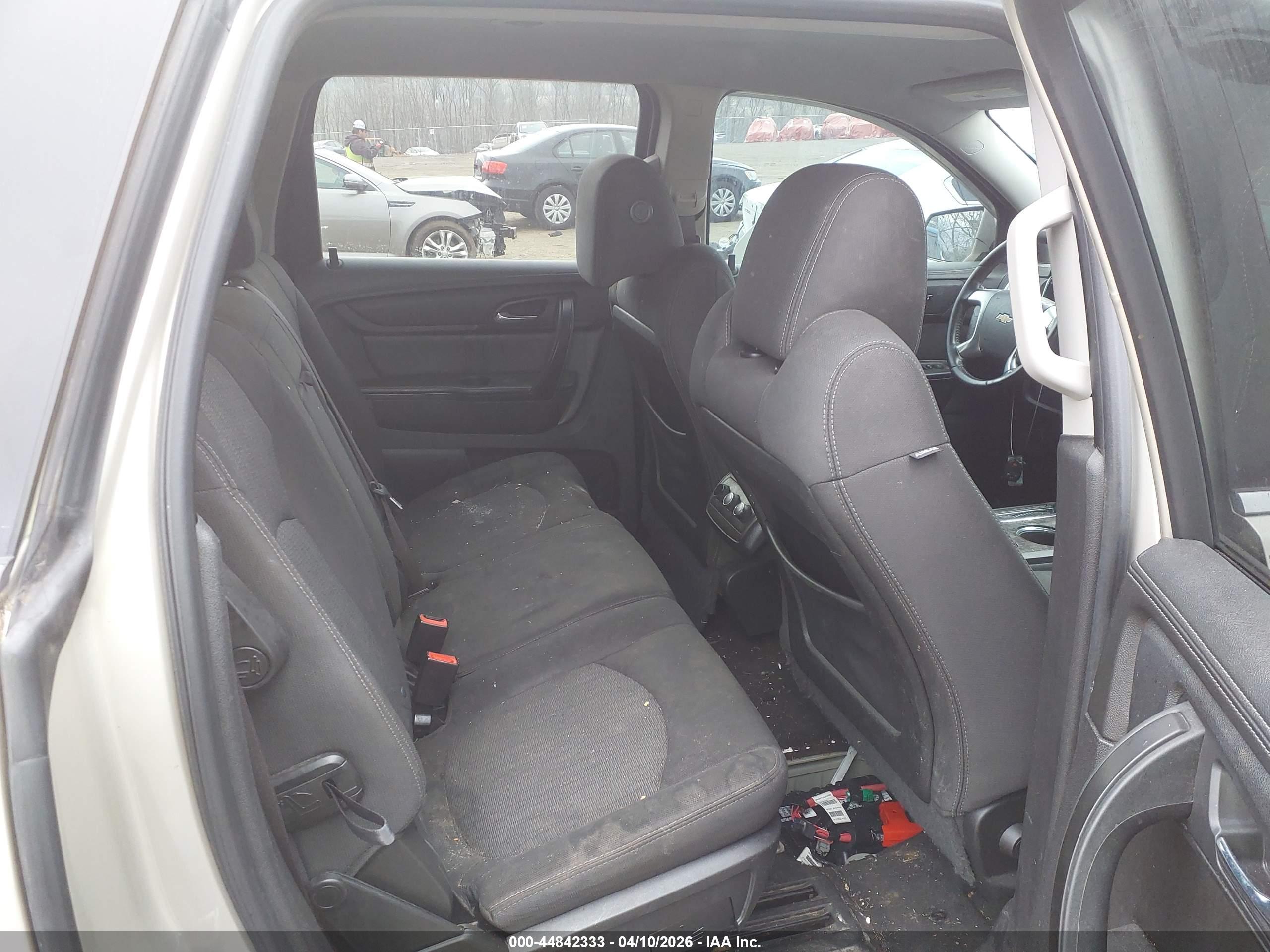 CHEVROLET TRAVERSE image 8