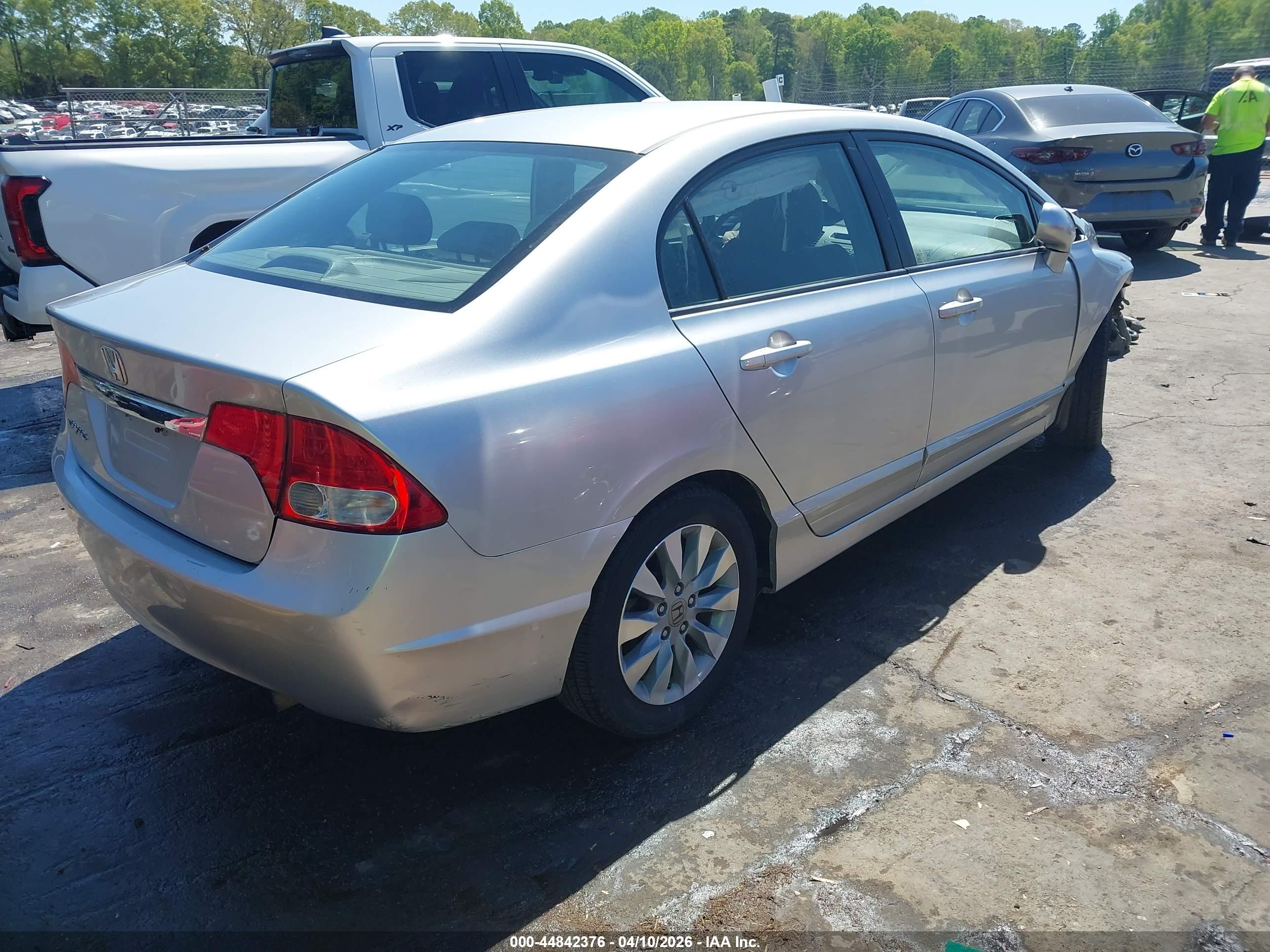 HONDA CIVIC image 4