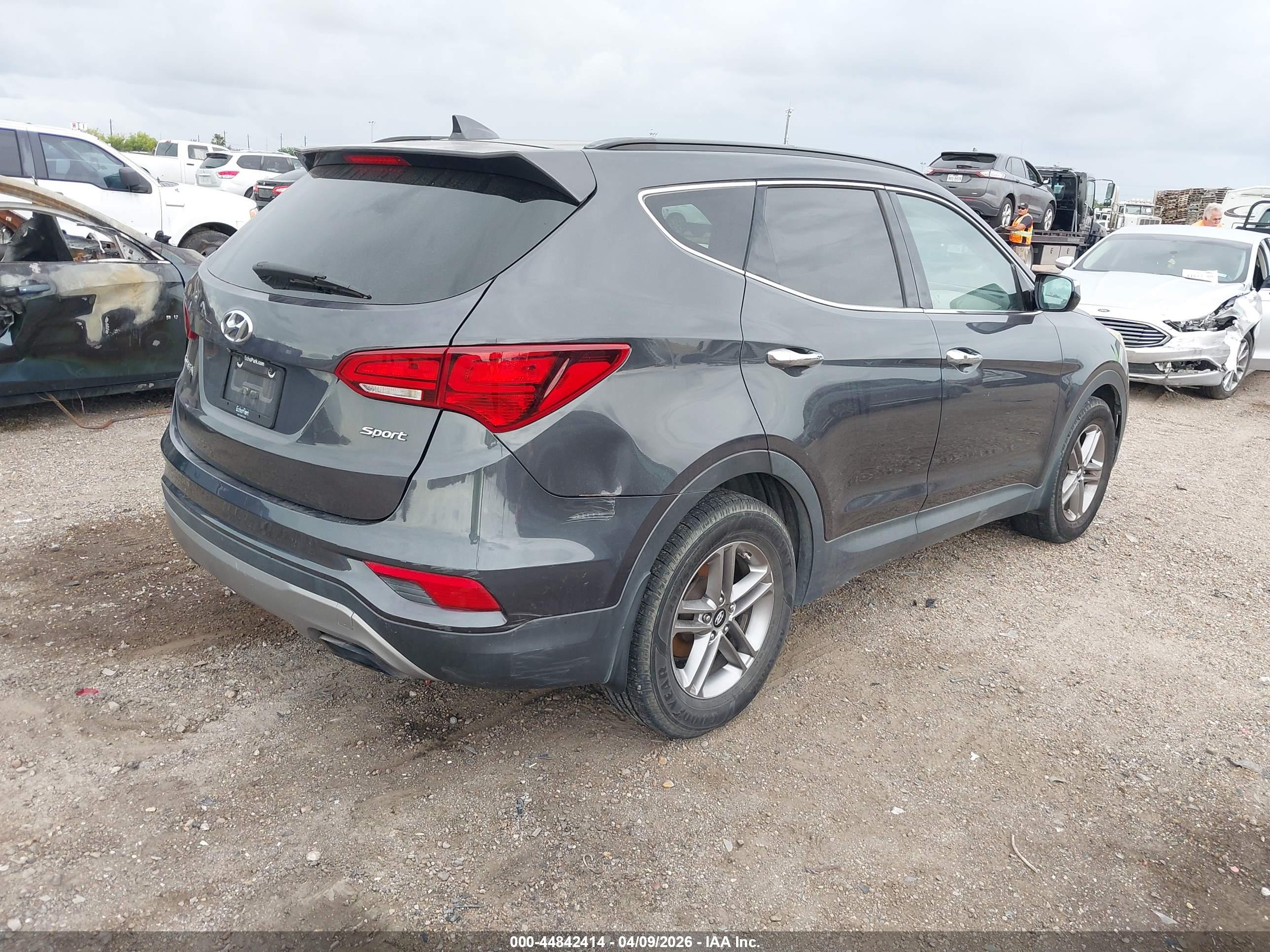 HYUNDAI SANTA image 4