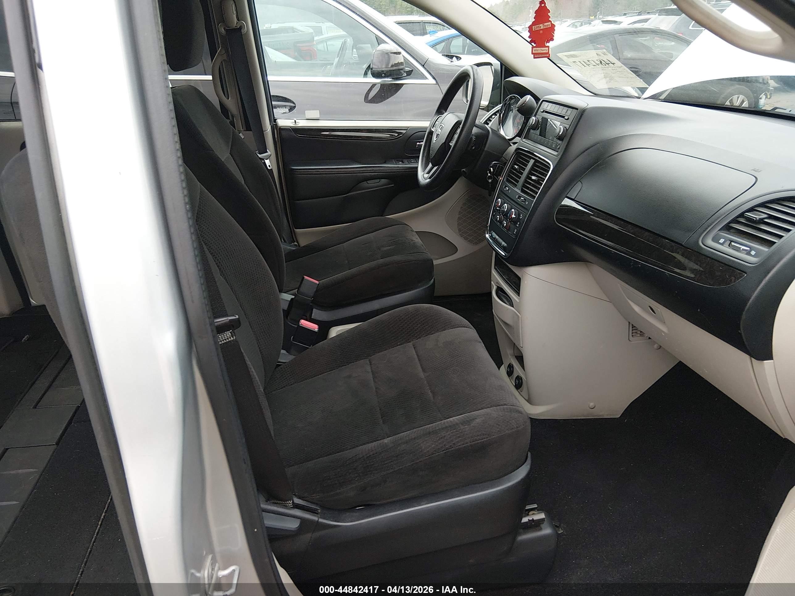 DODGE GRAND image 5