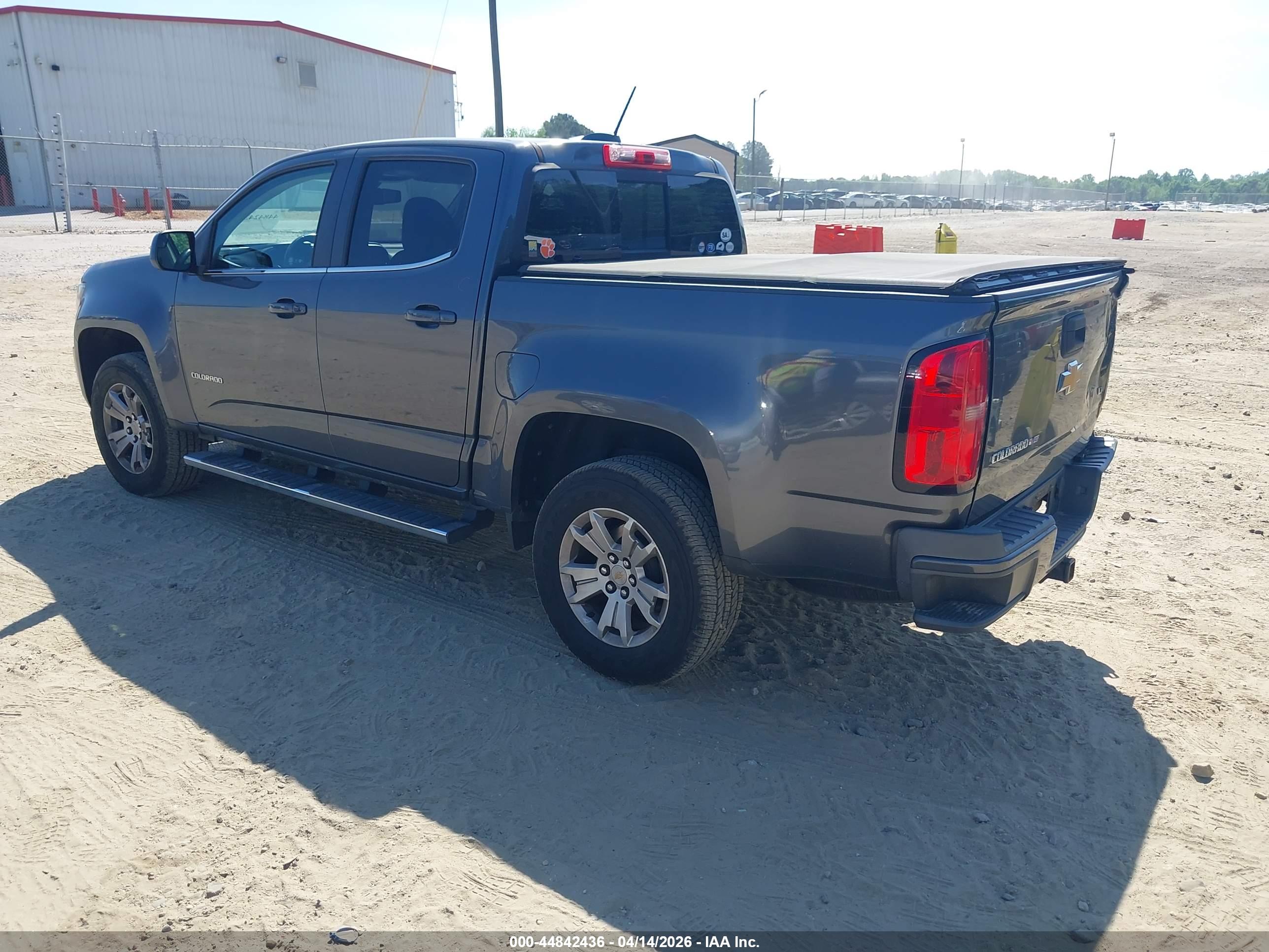 CHEVROLET COLORADO image 3