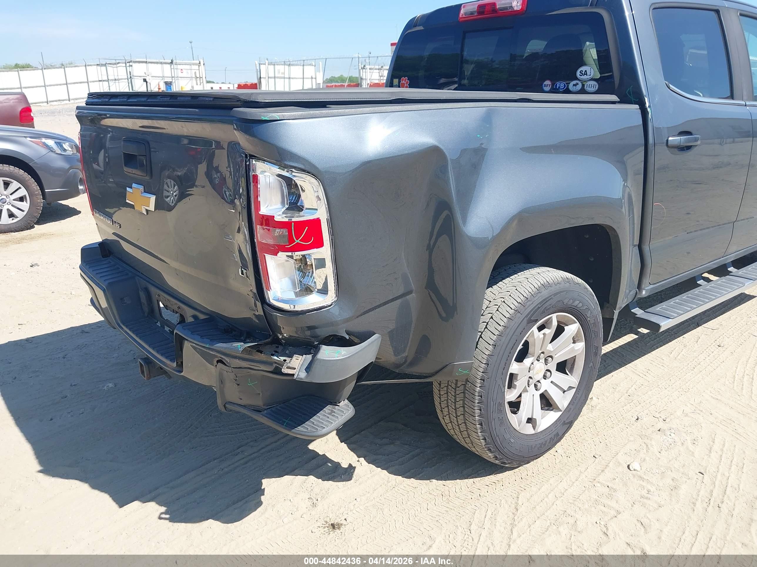 CHEVROLET COLORADO image 6