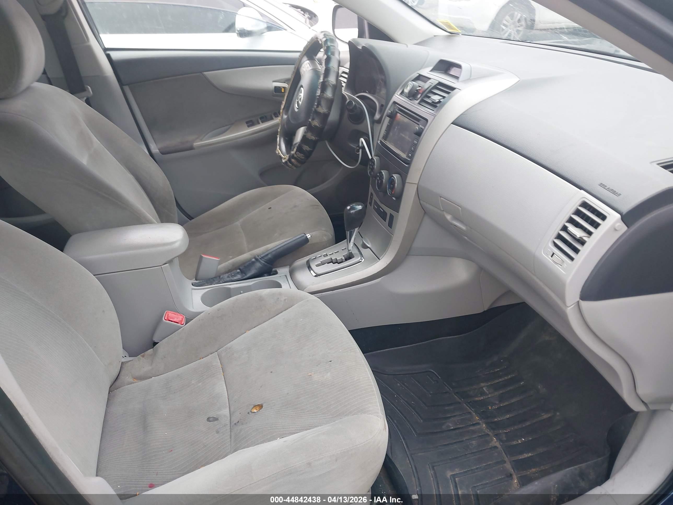 TOYOTA COROLLA image 5