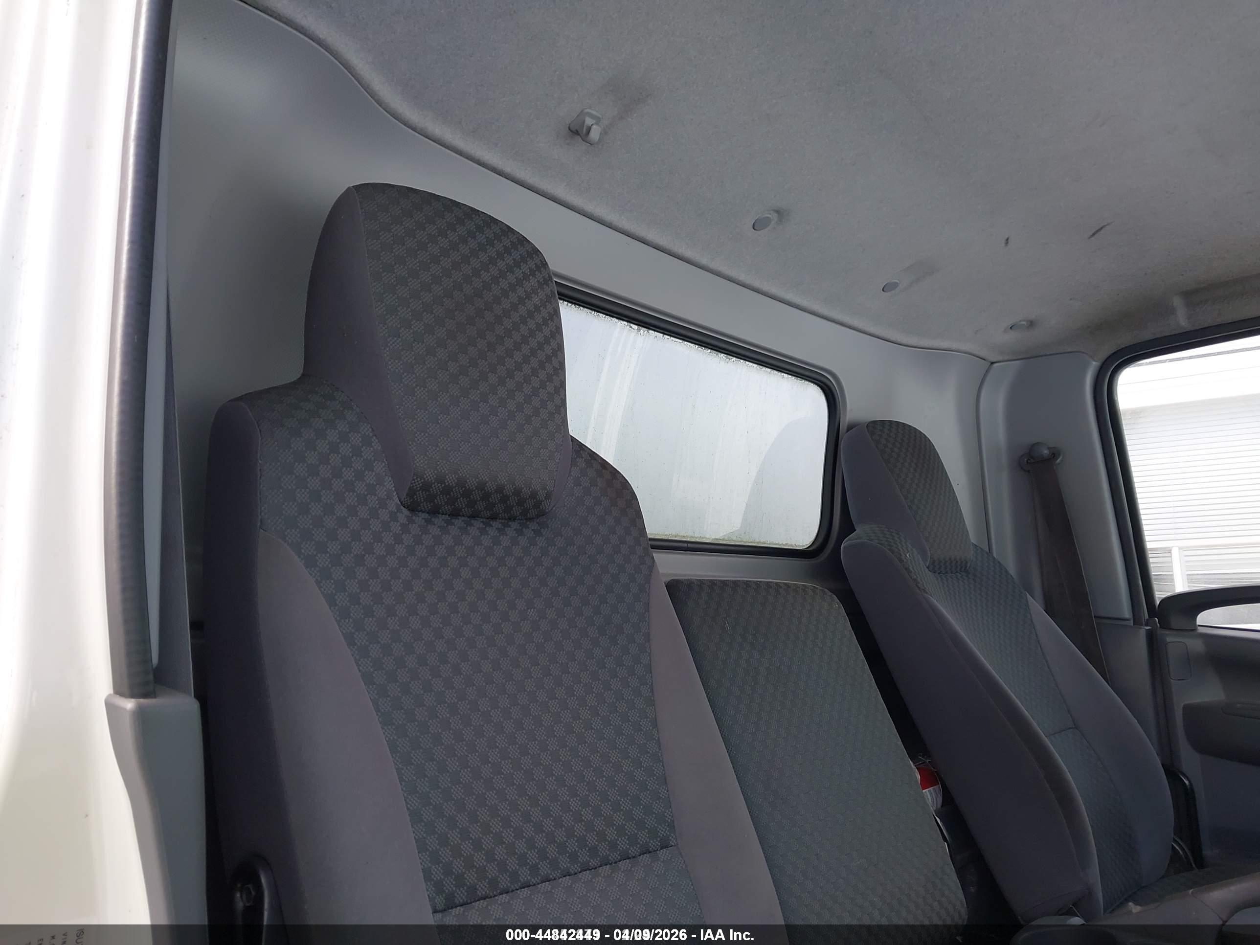 ISUZU NPR image 7