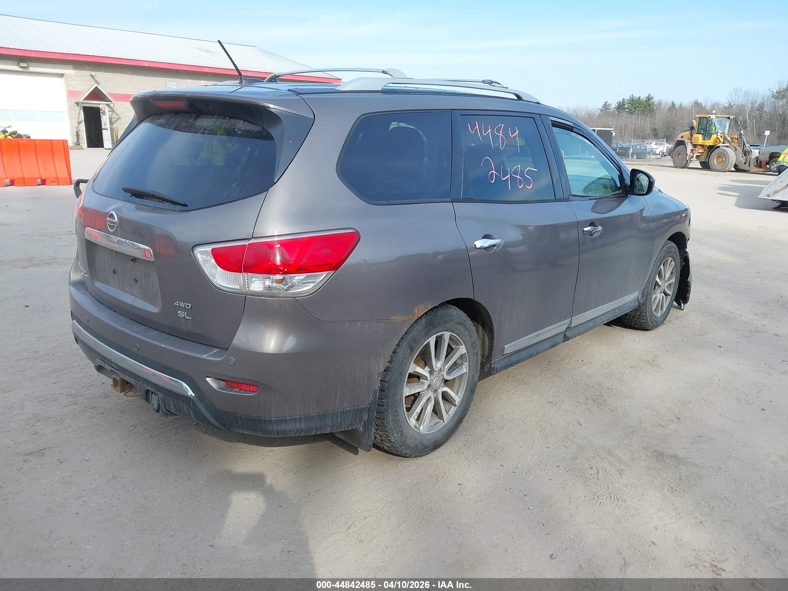 NISSAN PATHFINDER image 4