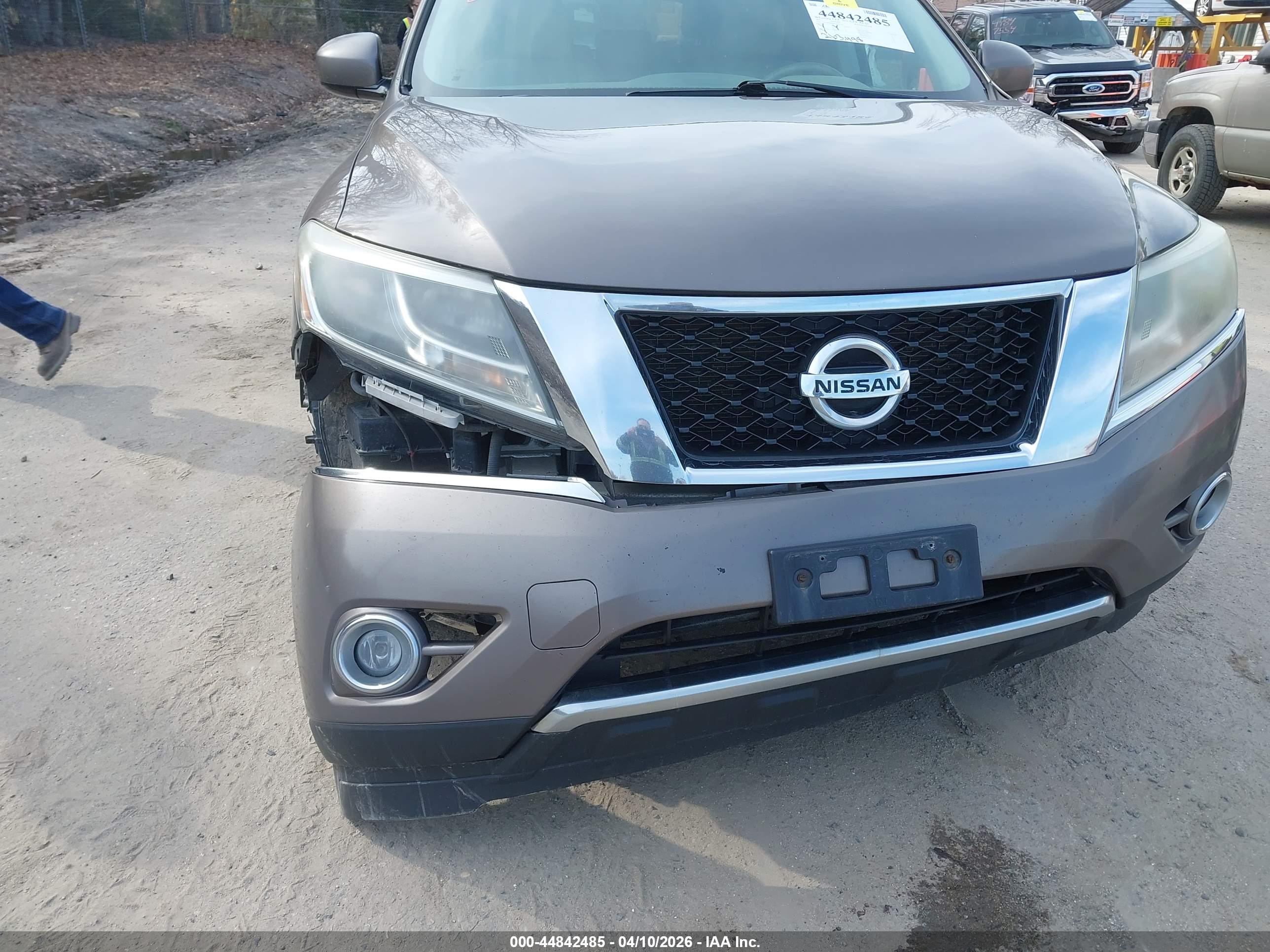 NISSAN PATHFINDER image 6