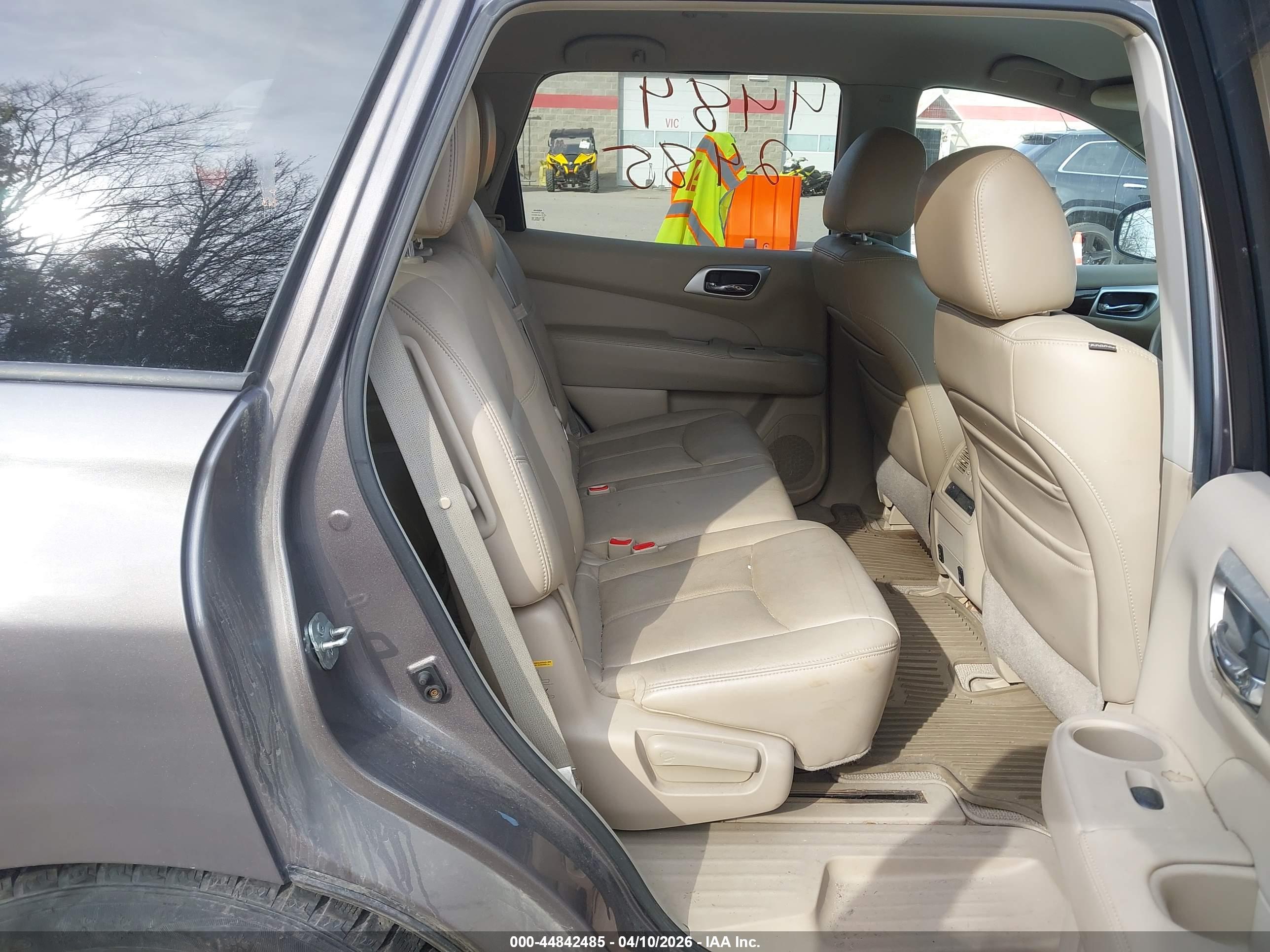 NISSAN PATHFINDER image 8