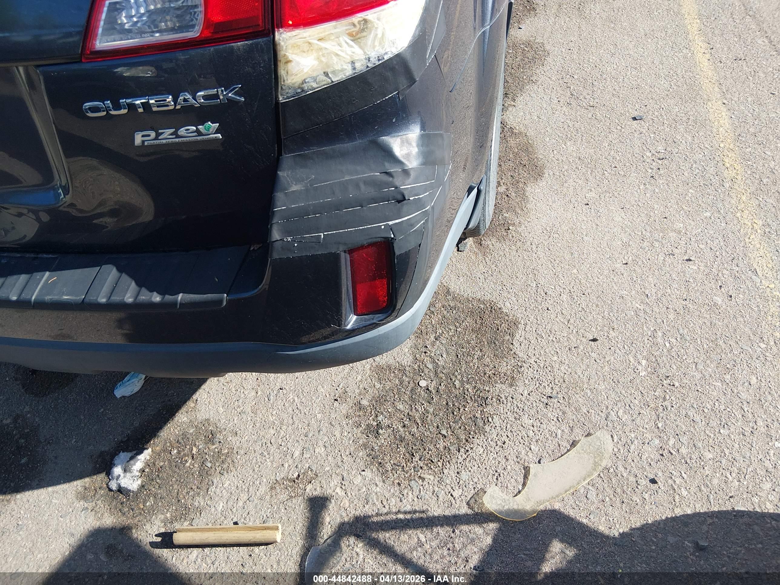 SUBARU OUTBACK image 6