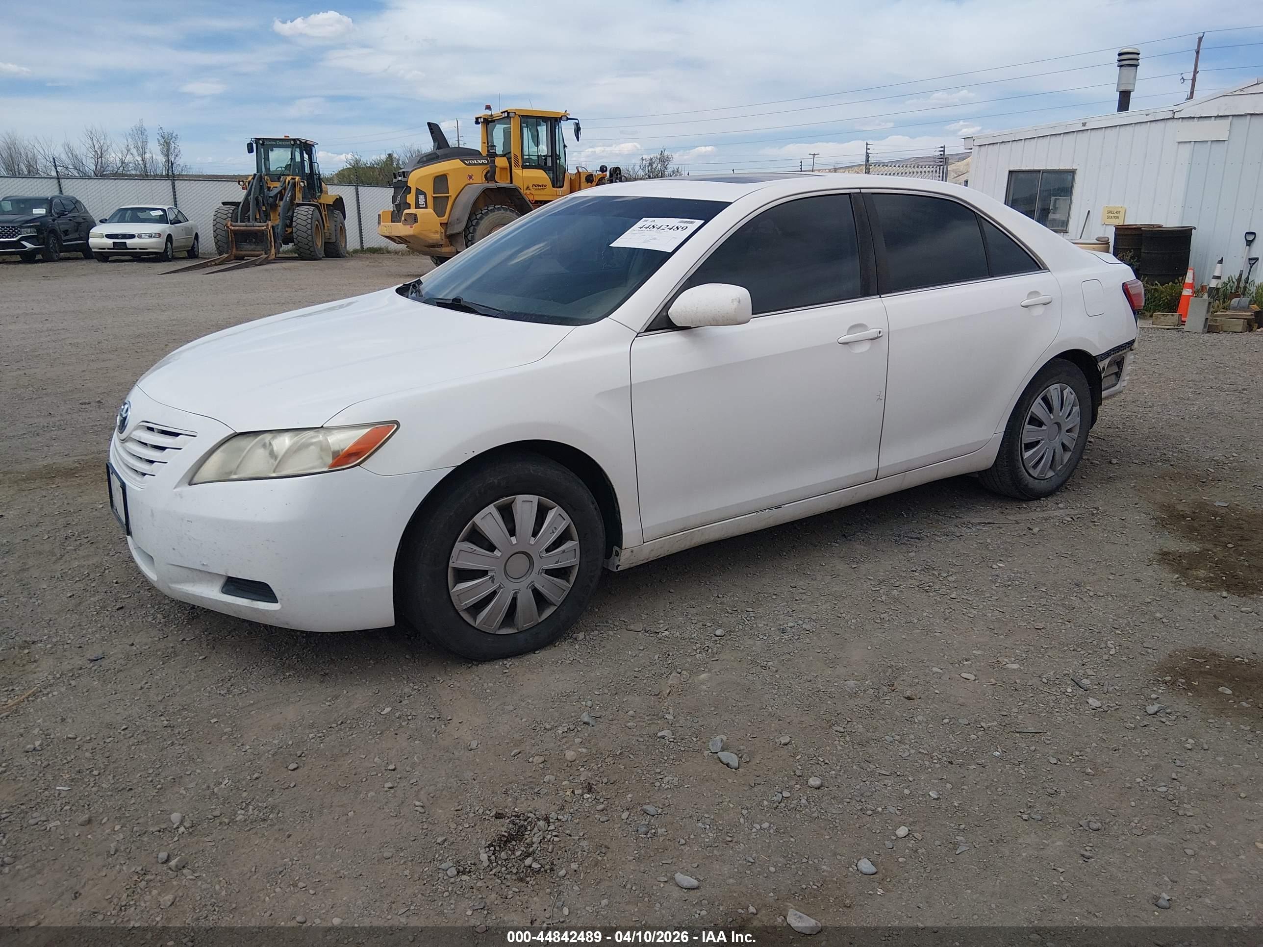 TOYOTA CAMRY image 2