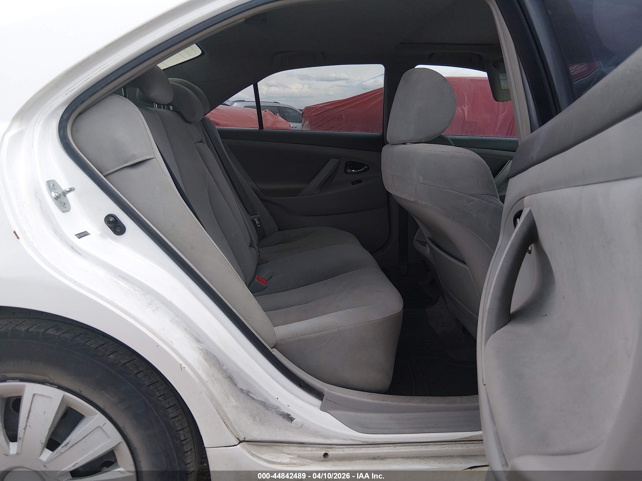 TOYOTA CAMRY image 8