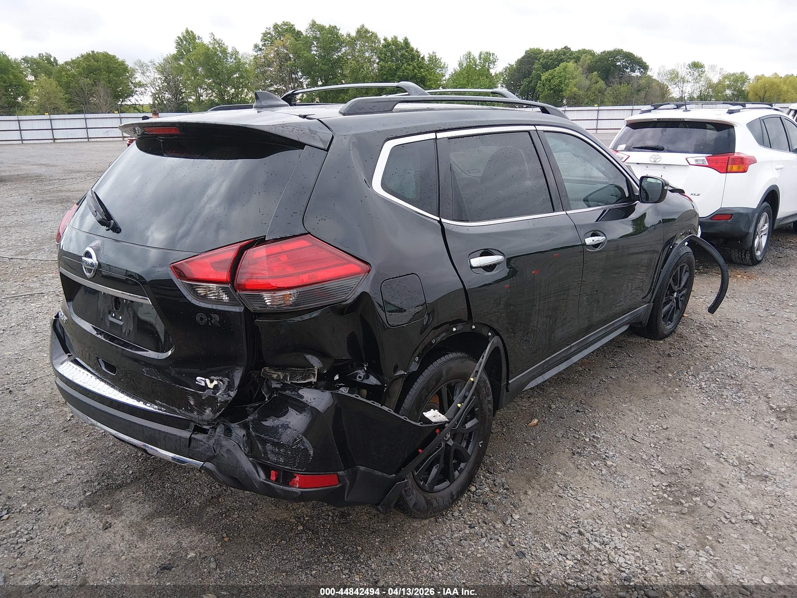 NISSAN ROGUE image 4