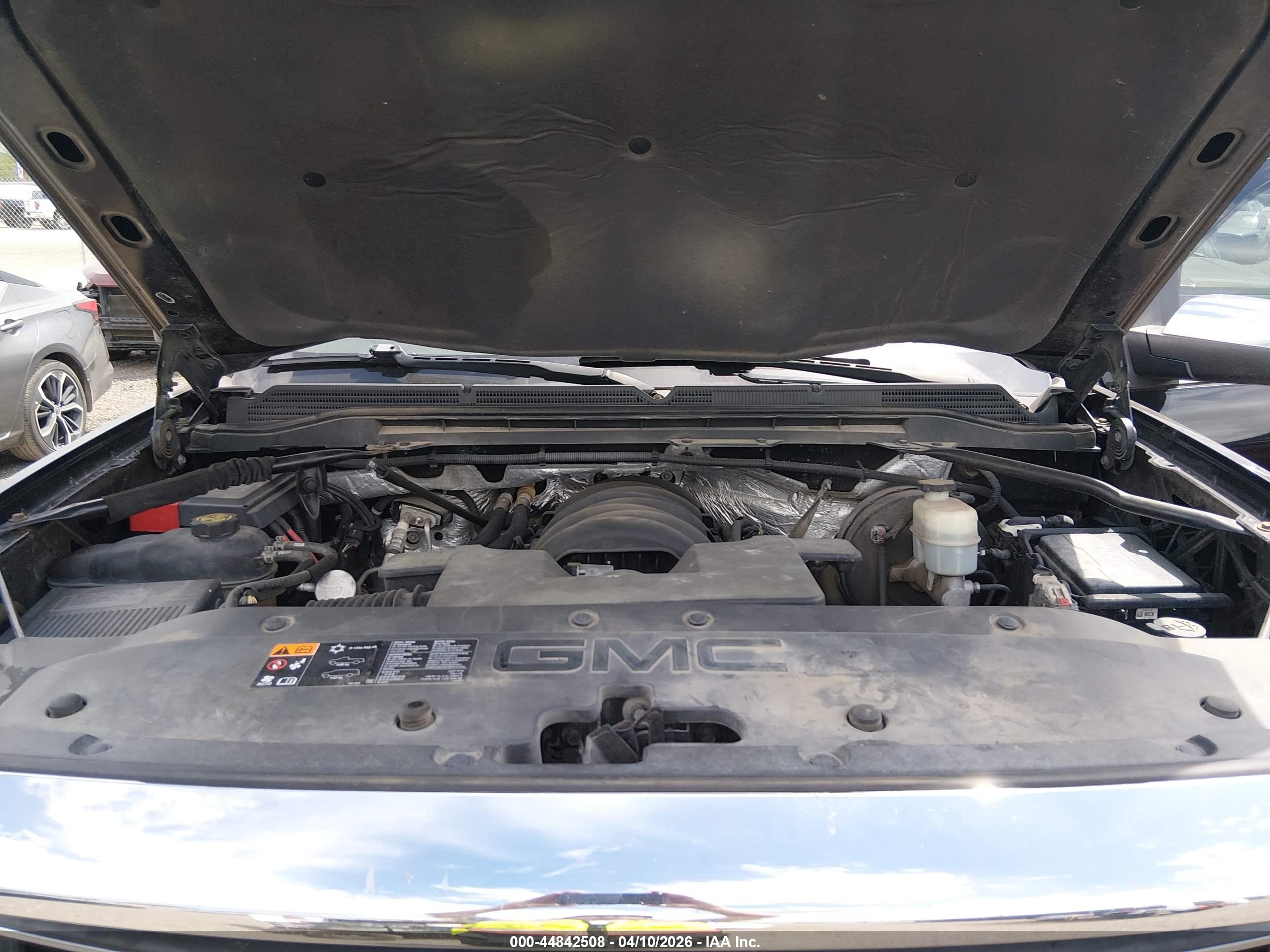 GMC SIERRA image 10