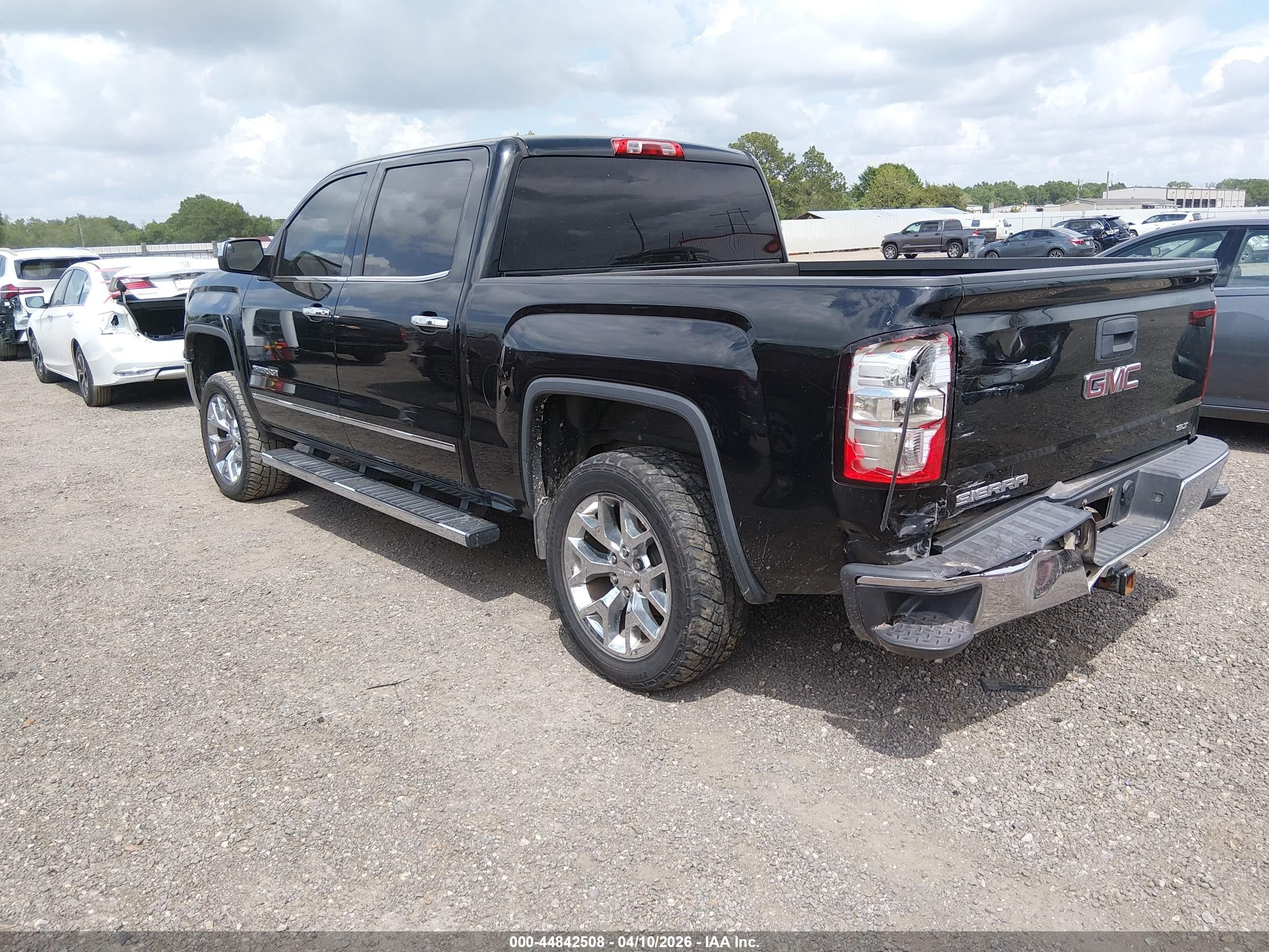 GMC SIERRA image 3