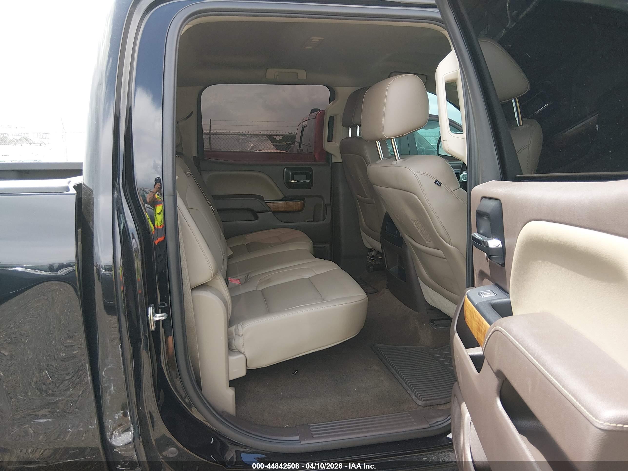 GMC SIERRA image 8