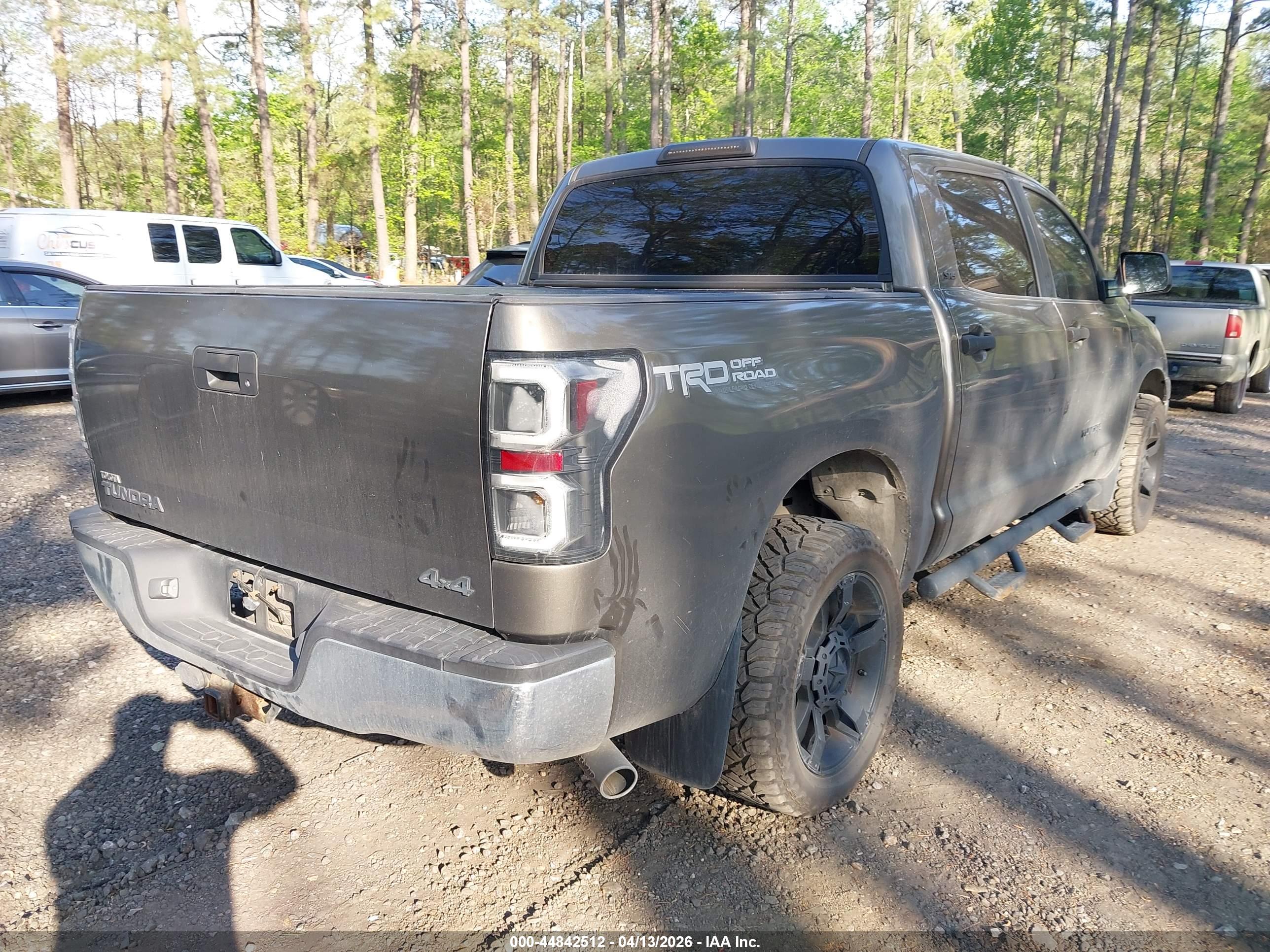 TOYOTA TUNDRA image 4