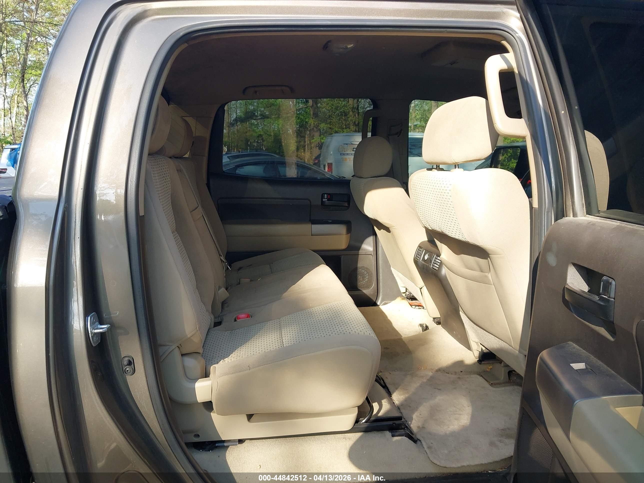TOYOTA TUNDRA image 8