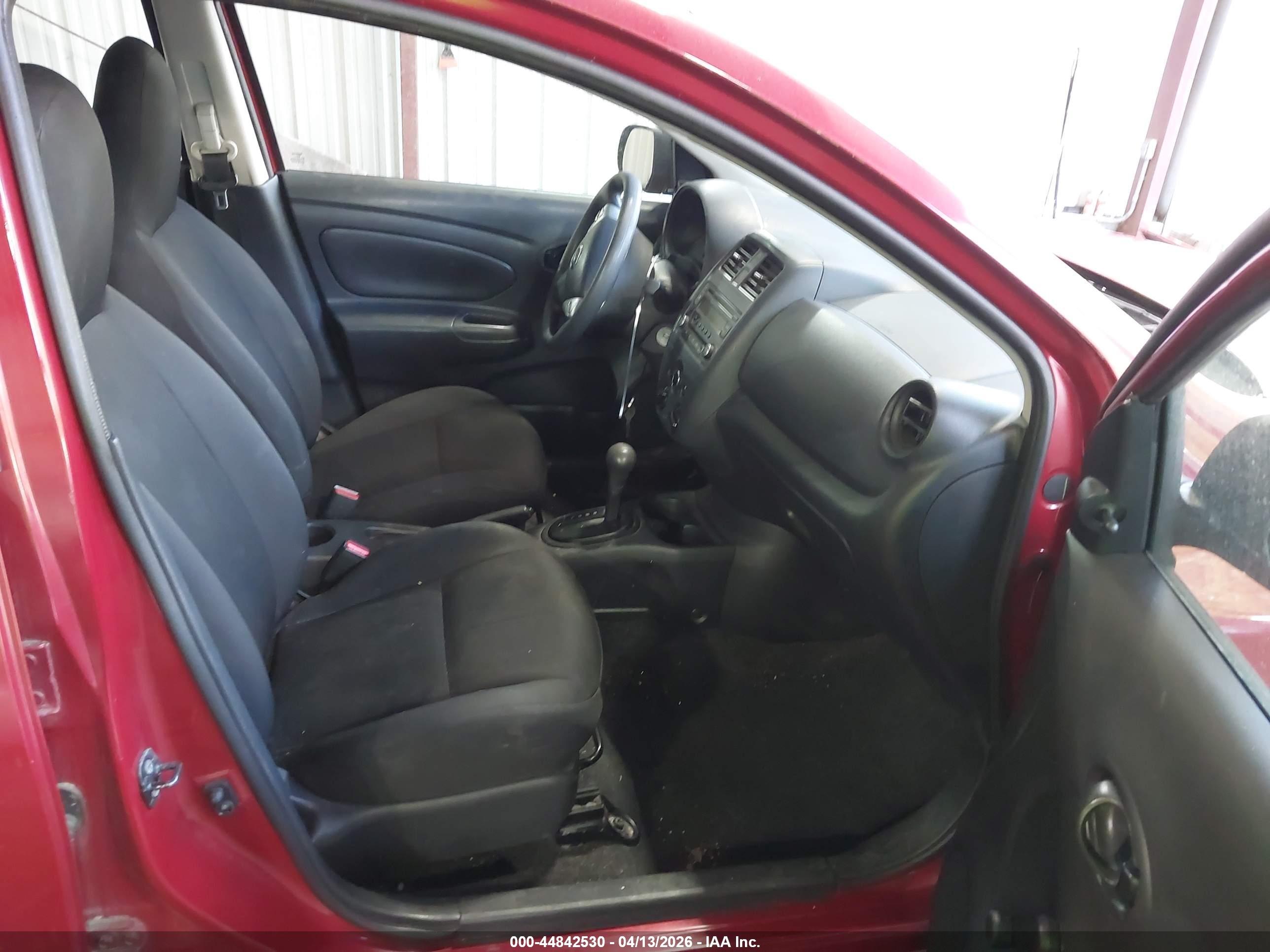 NISSAN VERSA image 5