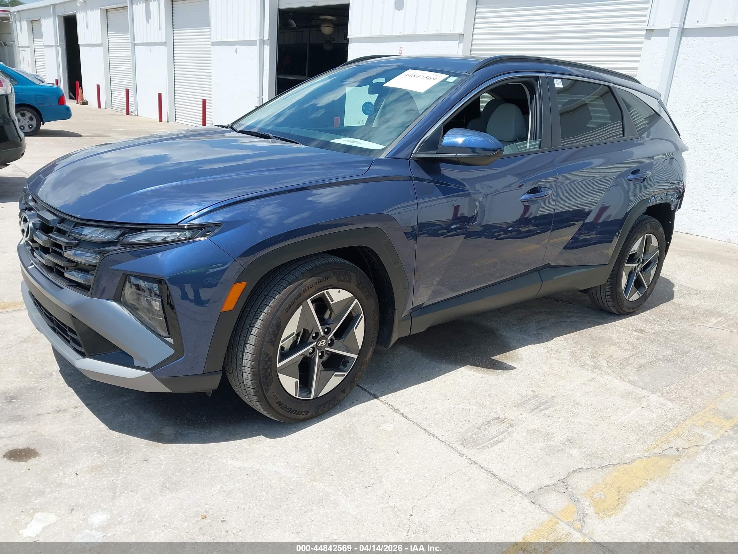 HYUNDAI TUCSON image 2