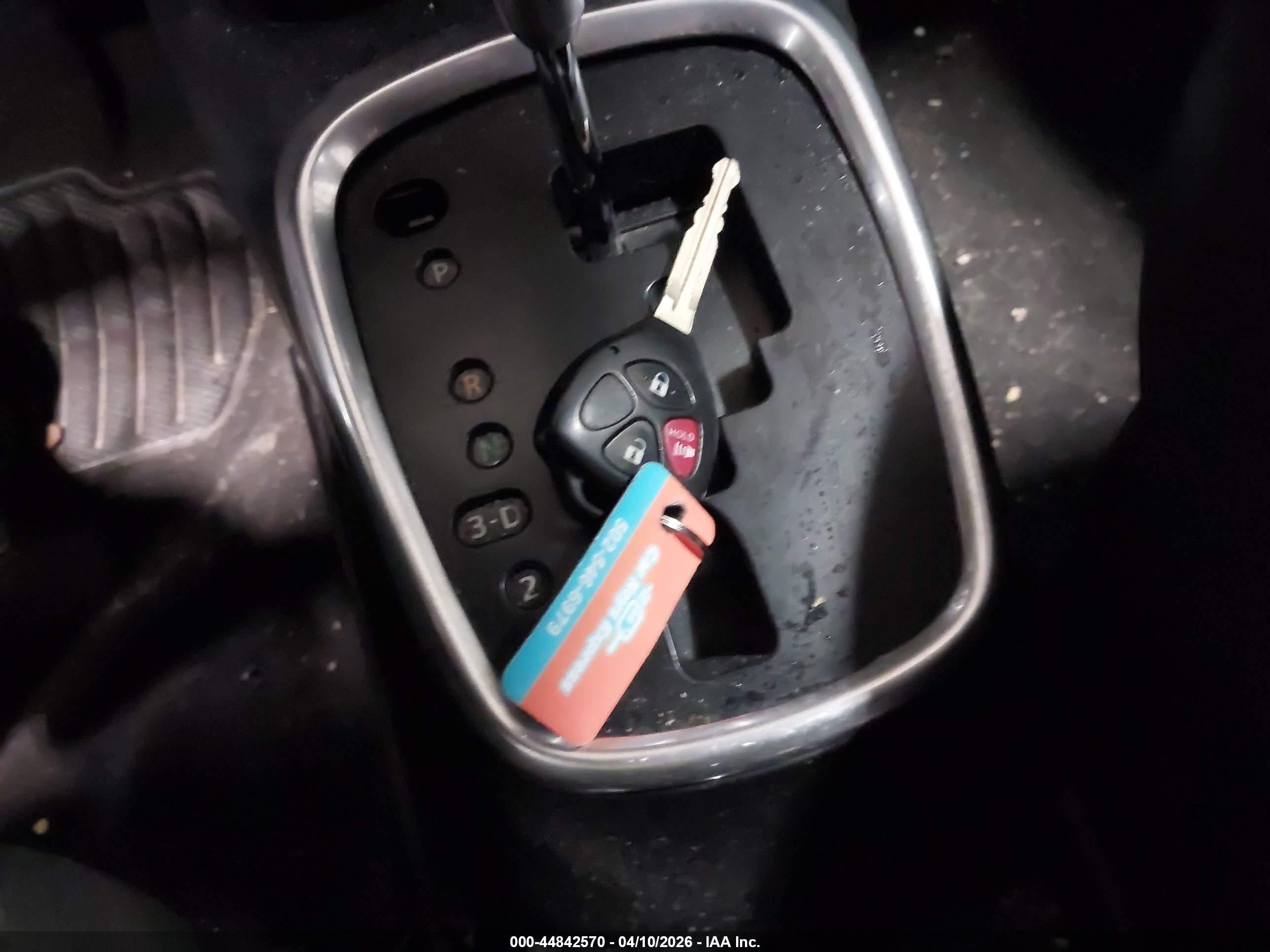 TOYOTA YARIS image 11