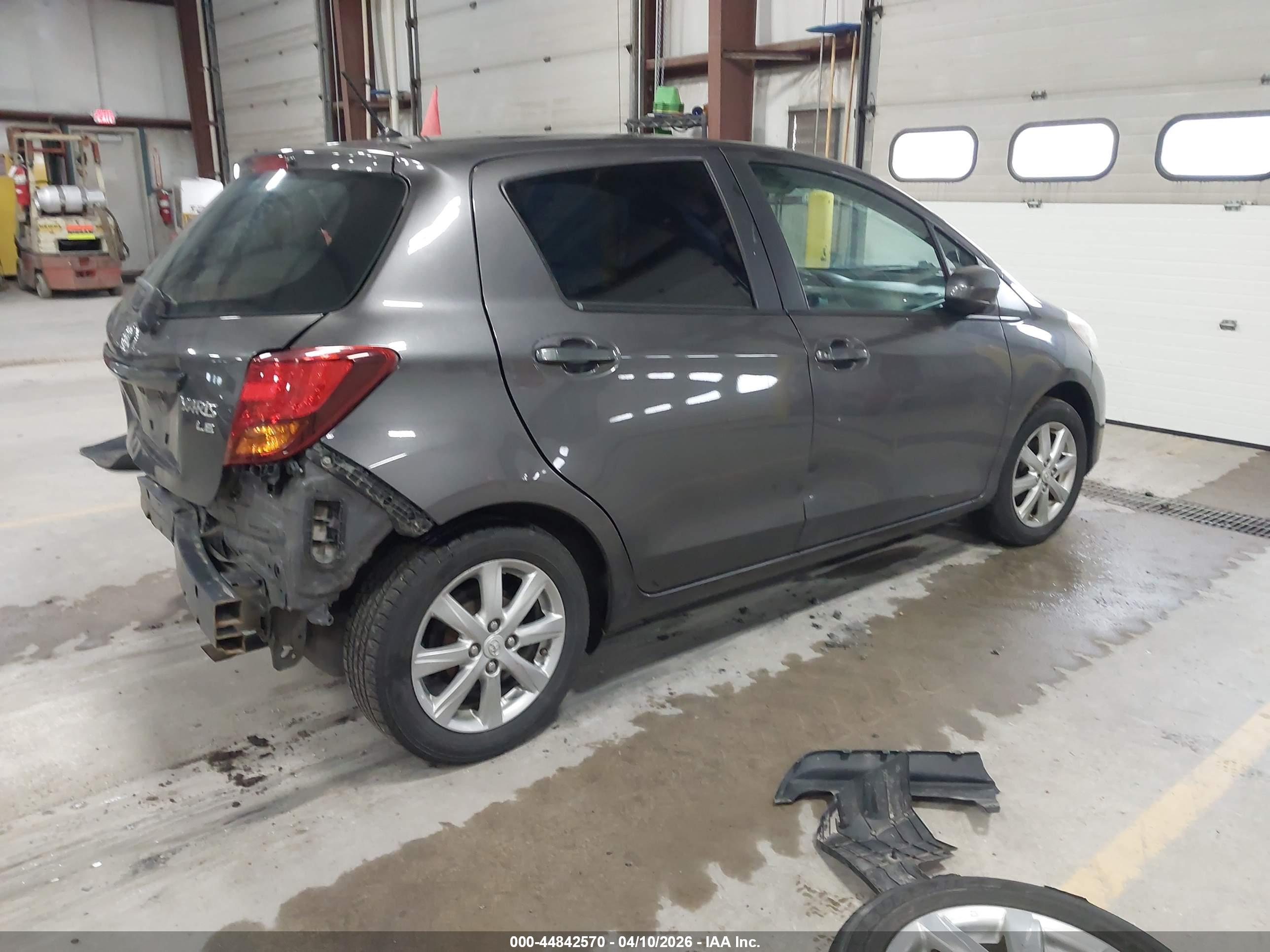 TOYOTA YARIS image 4