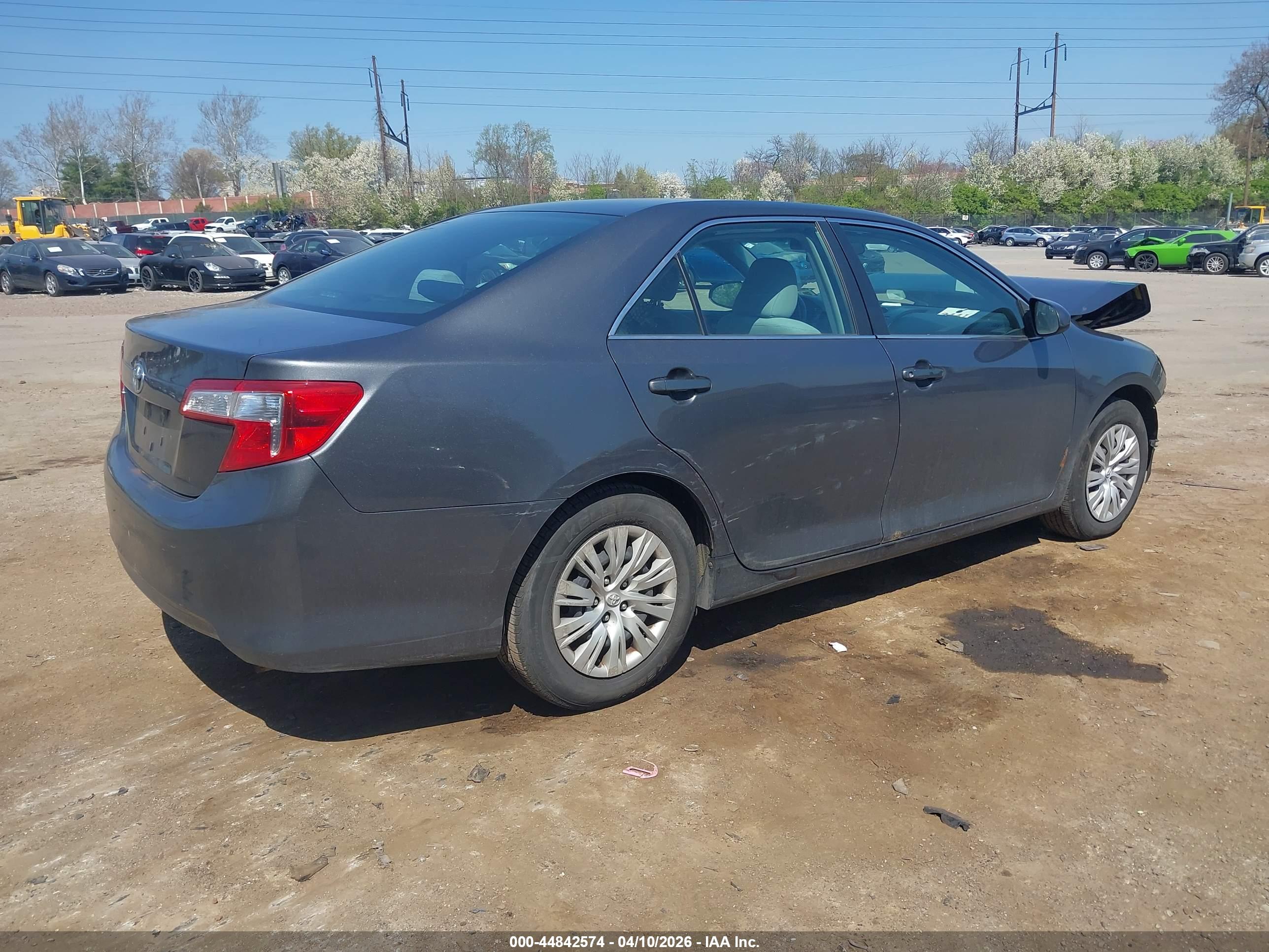 TOYOTA CAMRY image 4