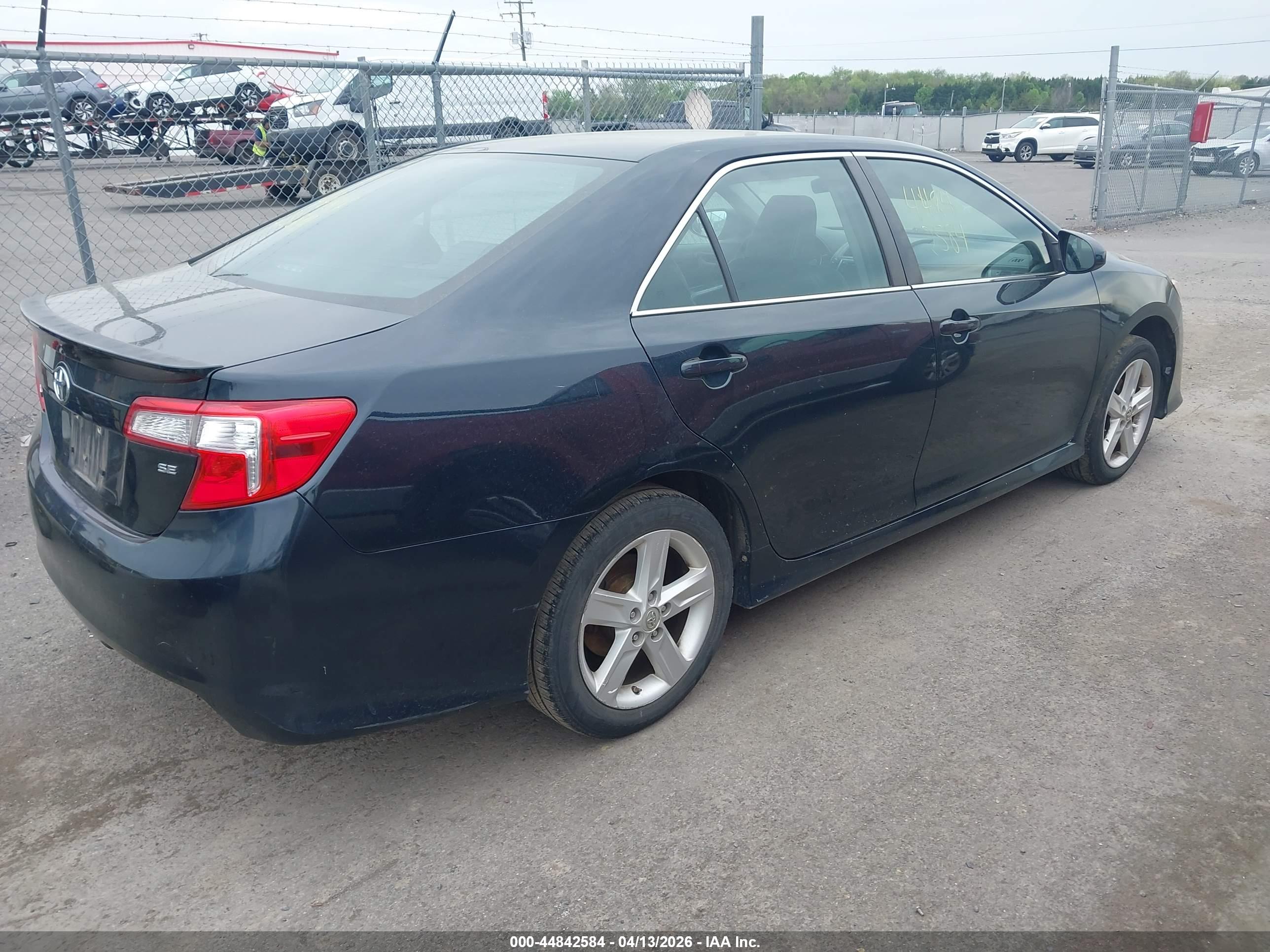 TOYOTA CAMRY image 4