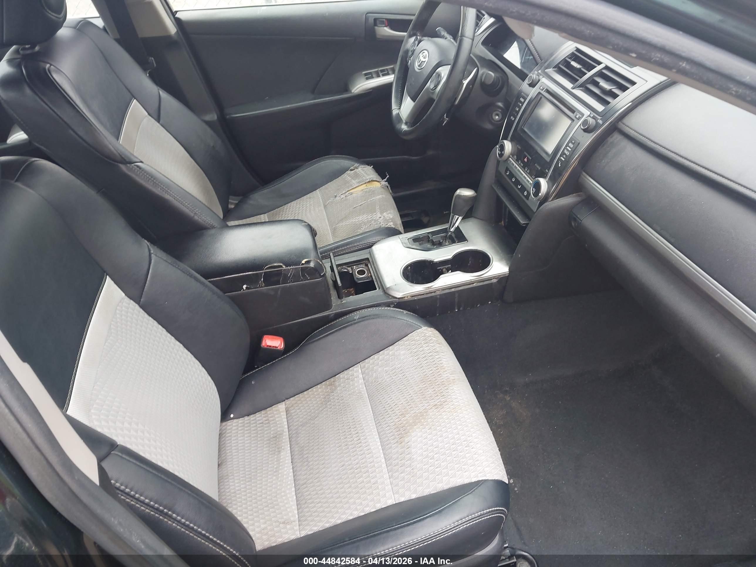 TOYOTA CAMRY image 5