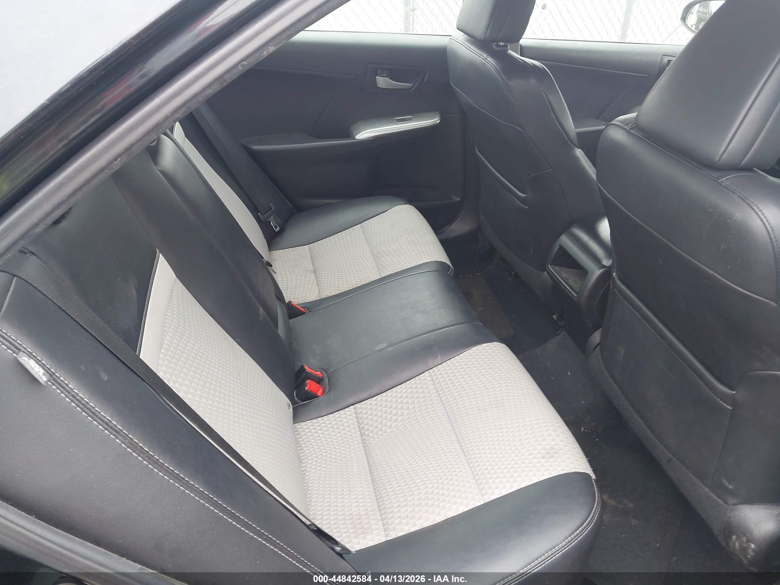 TOYOTA CAMRY image 8