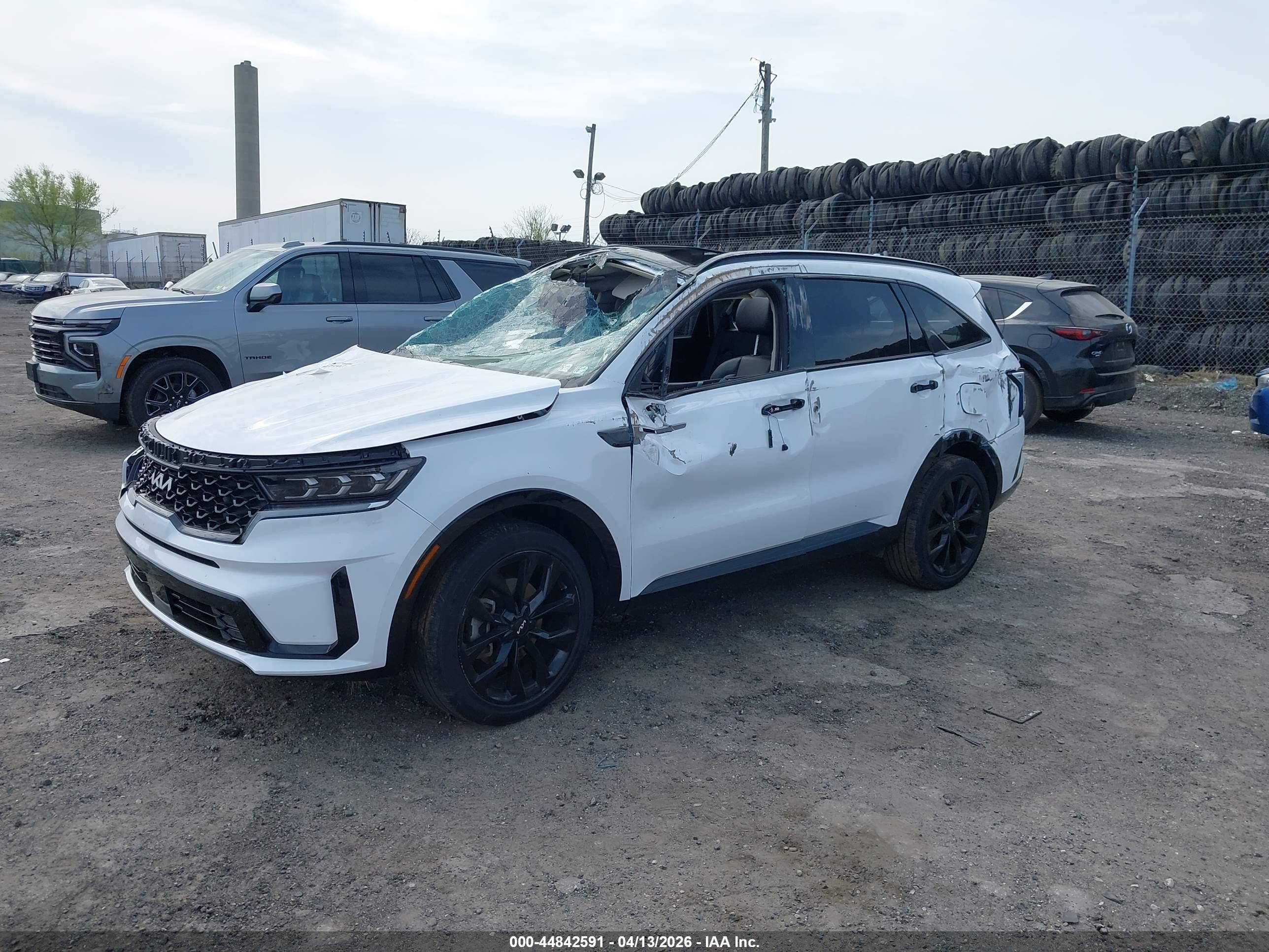 KIA SORENTO image 2