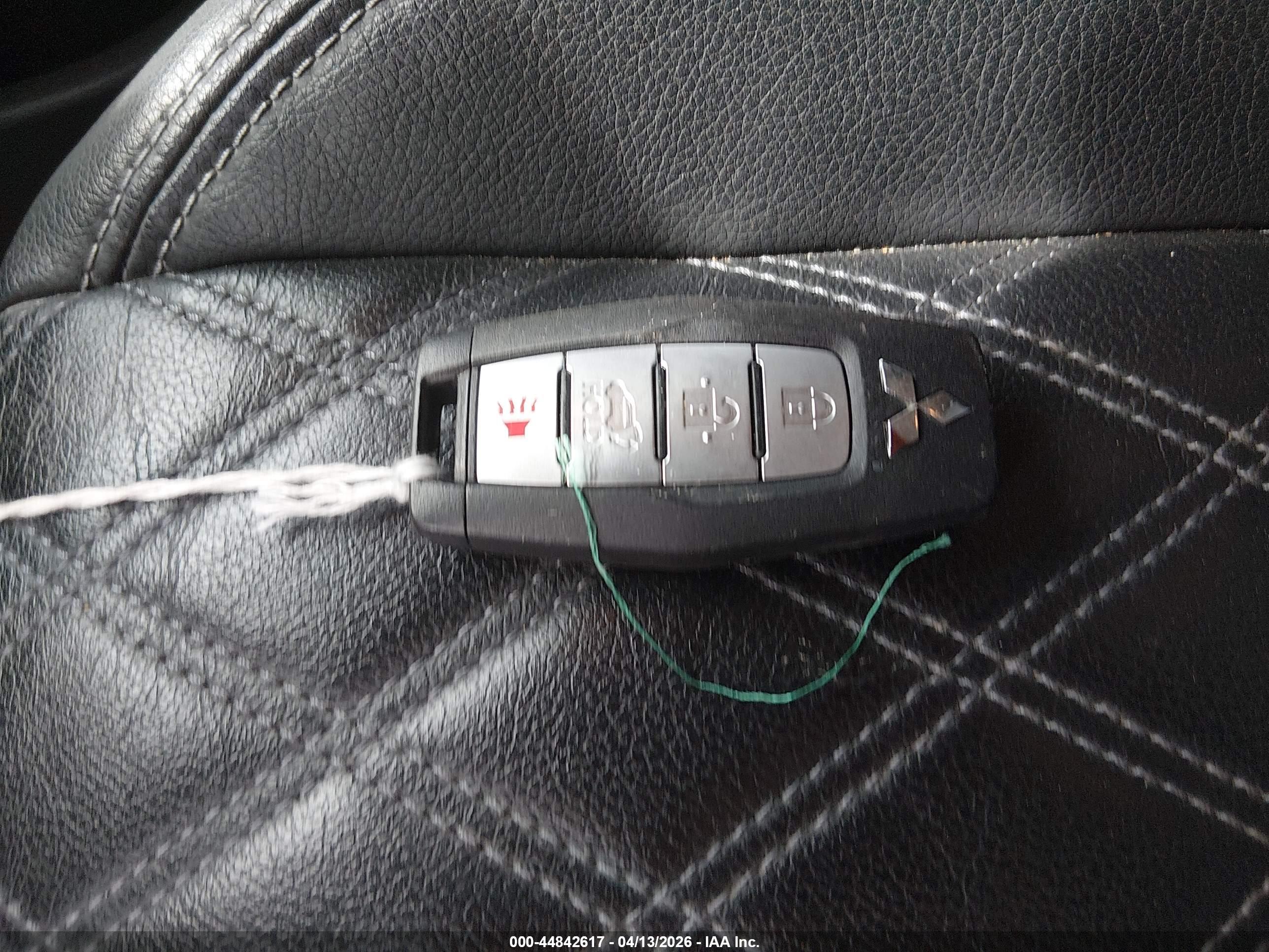 MITSUBISHI OUTLANDER image 11