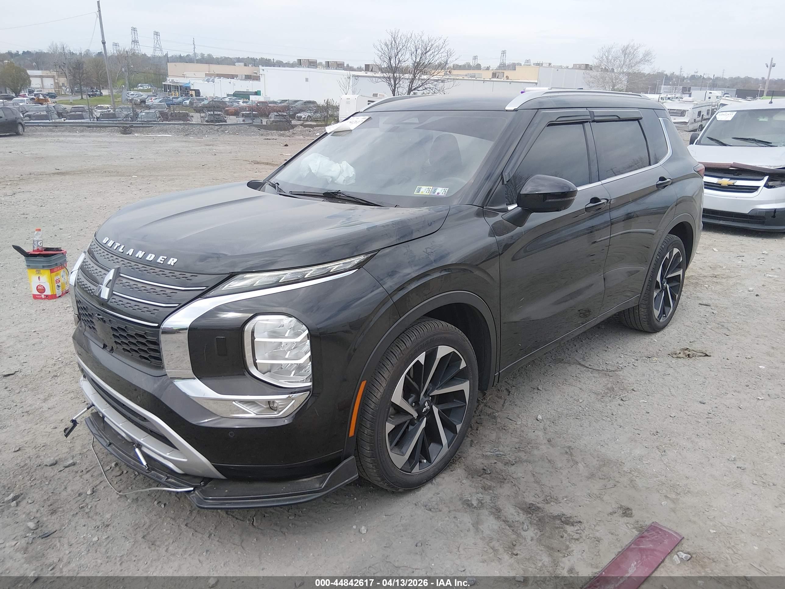 MITSUBISHI OUTLANDER image 2
