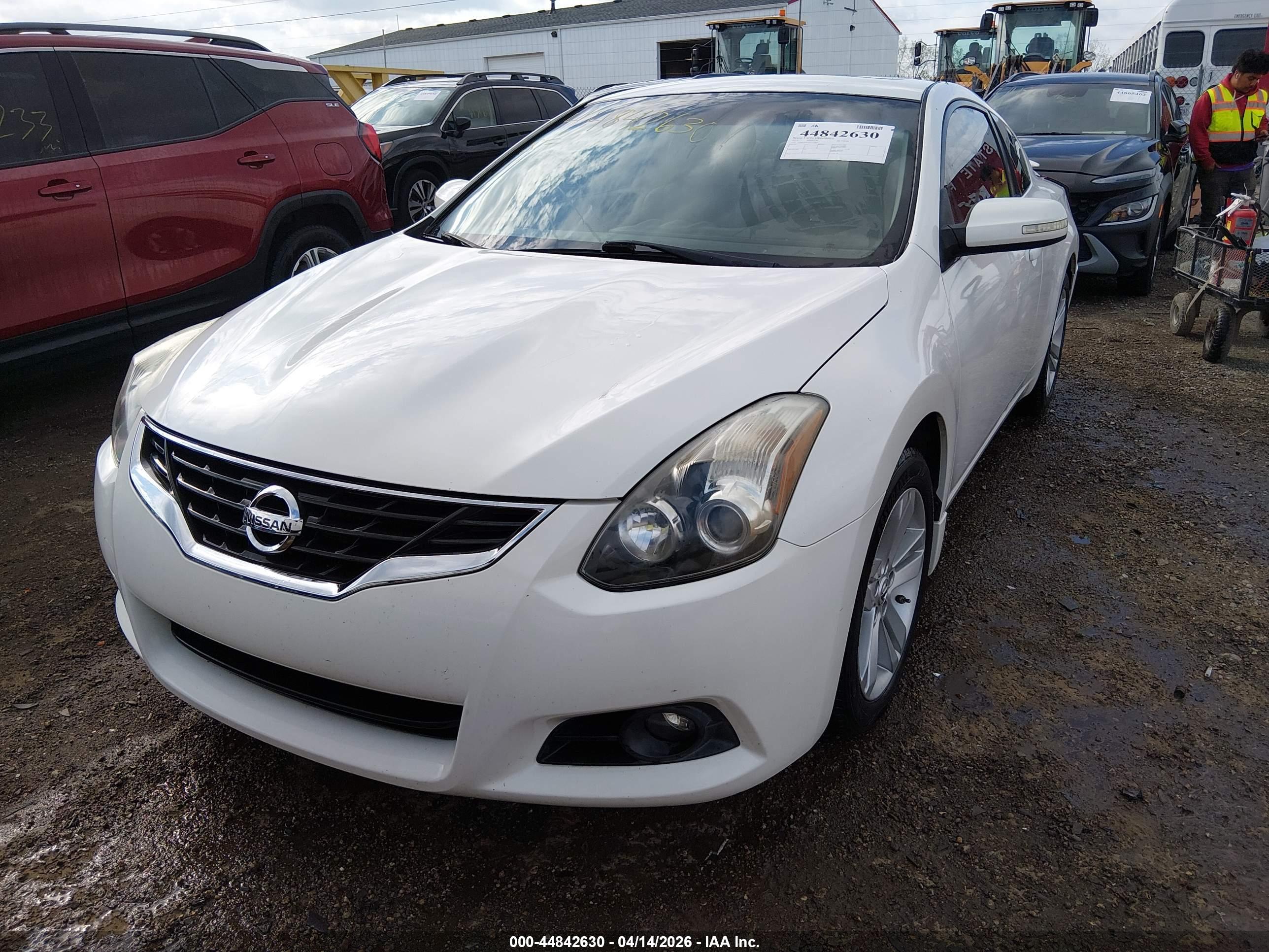 NISSAN ALTIMA image 2