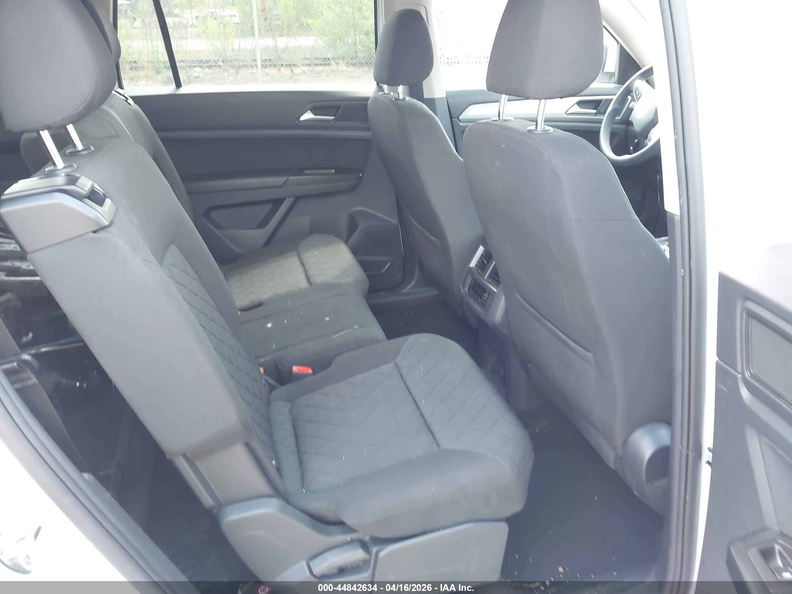 VOLKSWAGEN ATLAS image 8