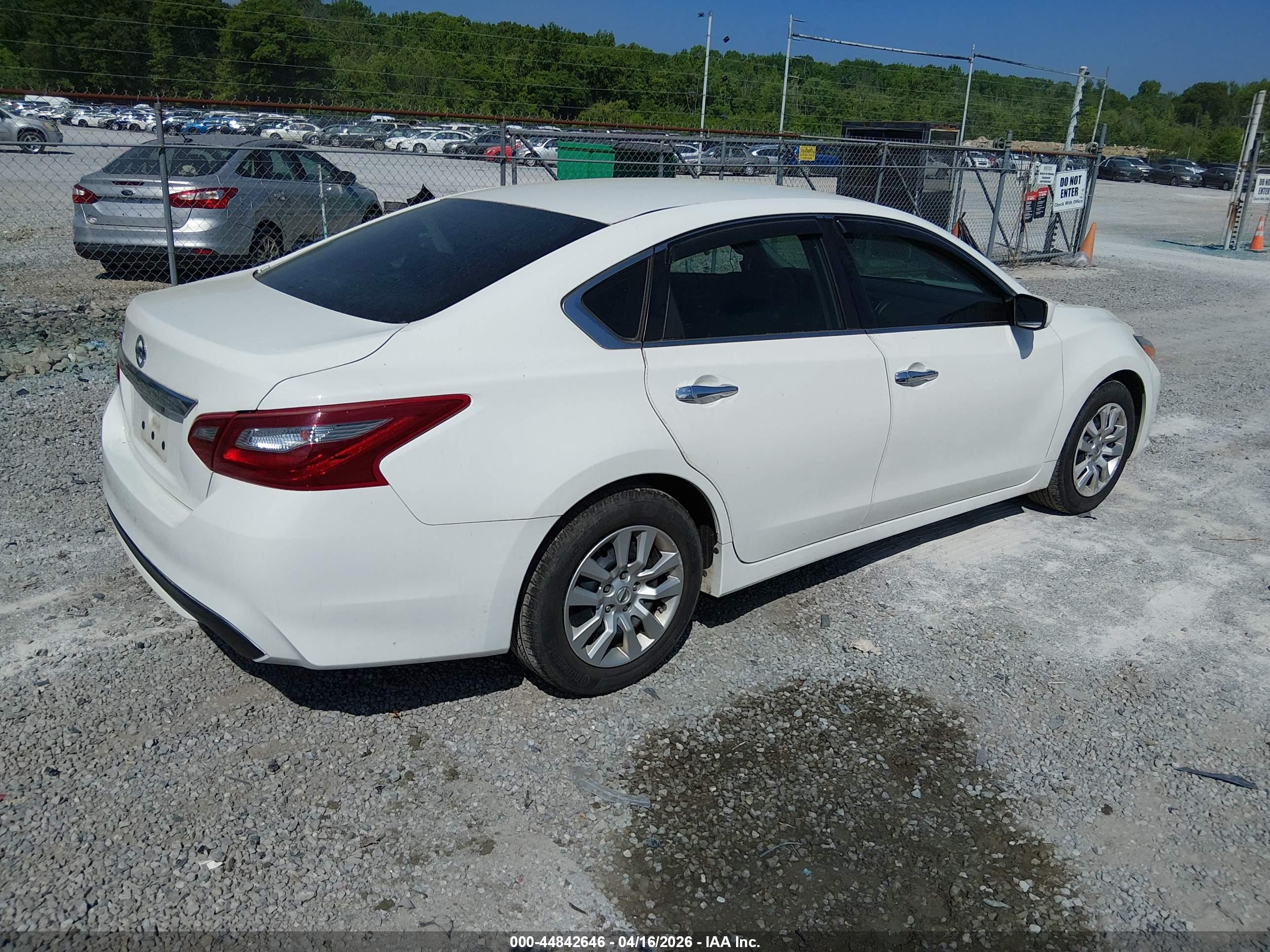 NISSAN ALTIMA image 4