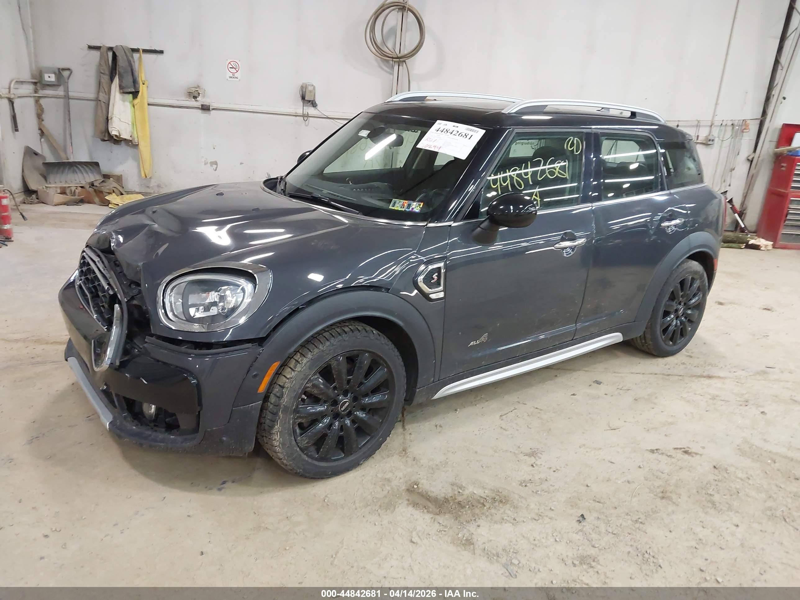 MINI COUNTRYMAN image 2
