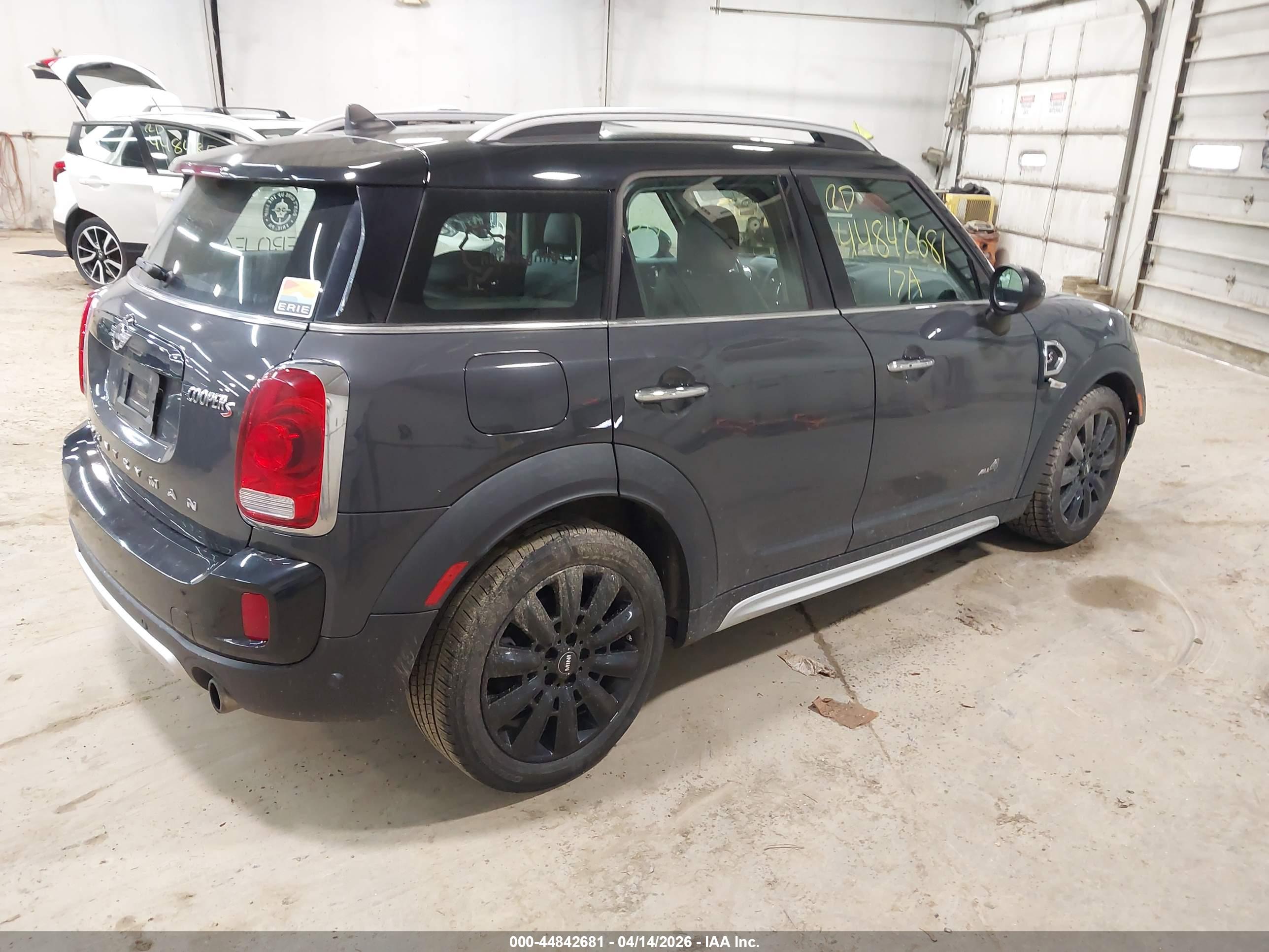 MINI COUNTRYMAN image 4