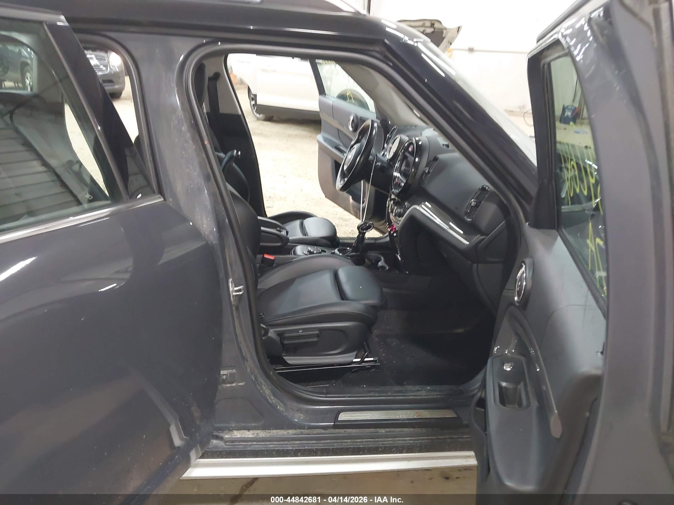 MINI COUNTRYMAN image 5