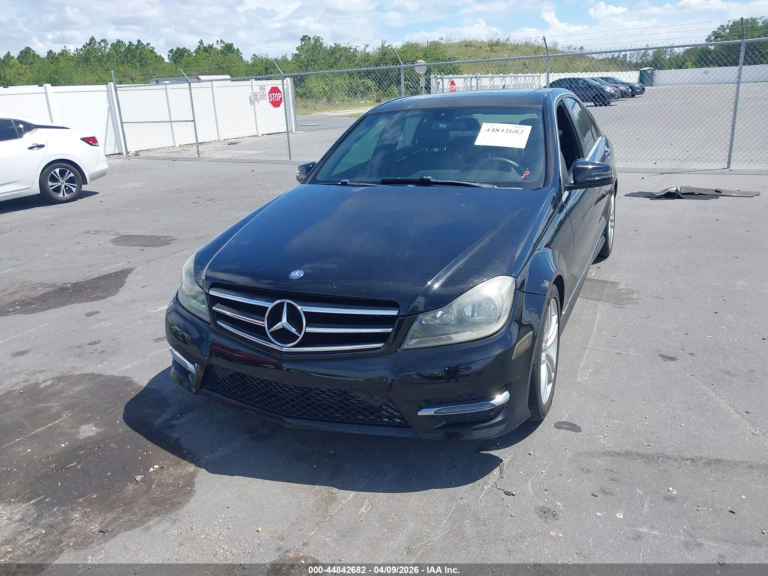 MERCEDES-BENZ C image 2