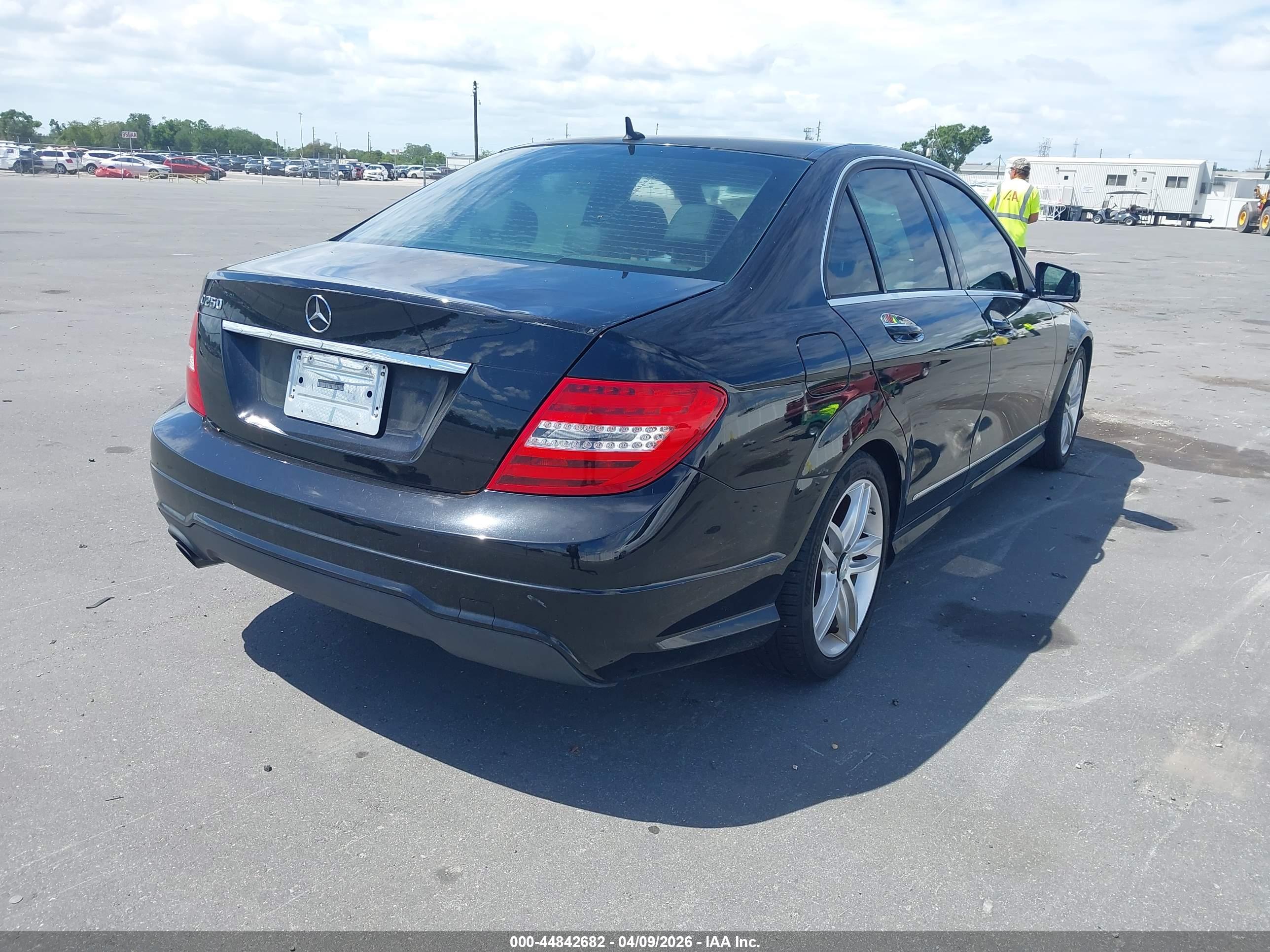 MERCEDES-BENZ C image 4