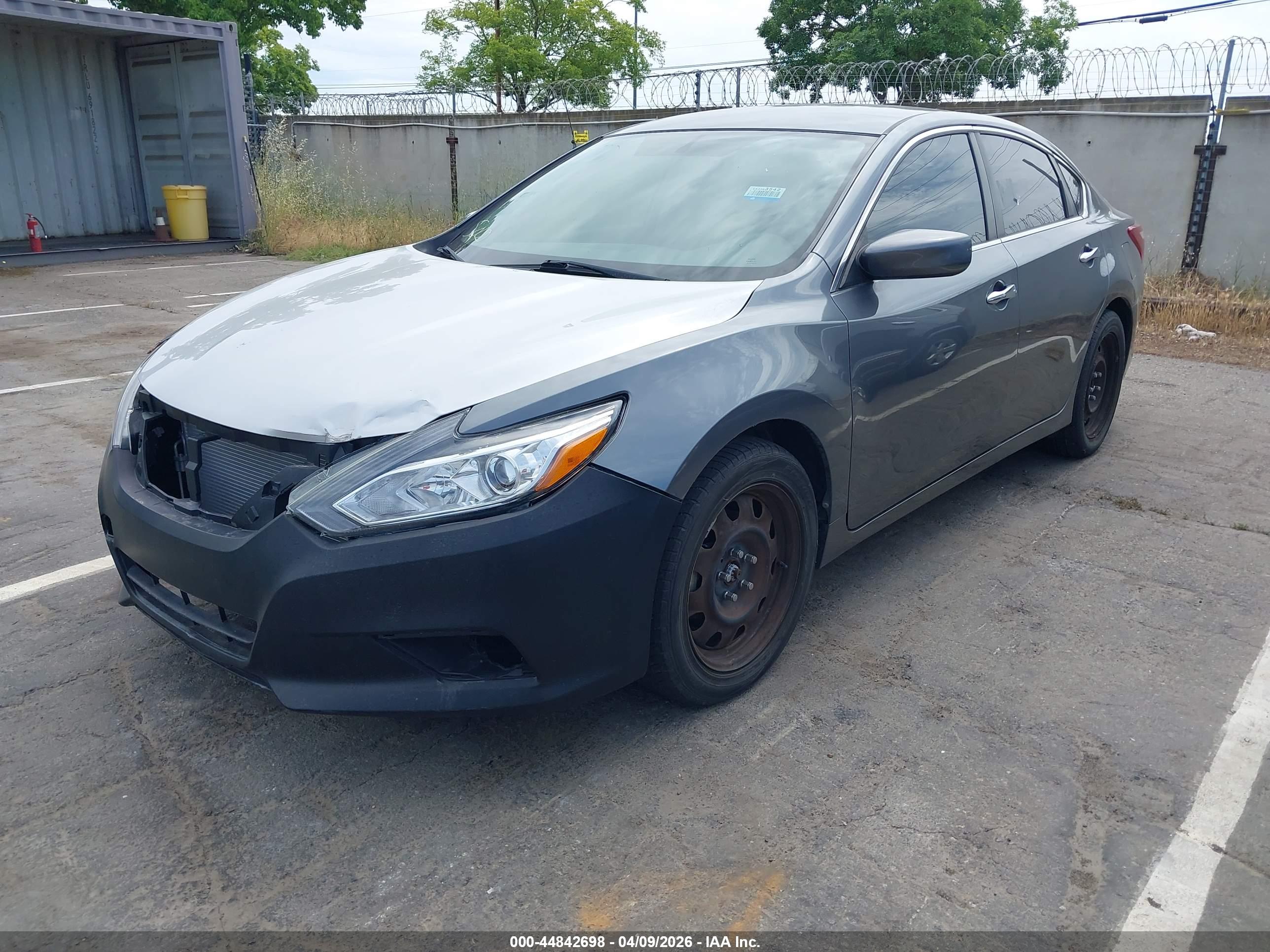 NISSAN ALTIMA image 2
