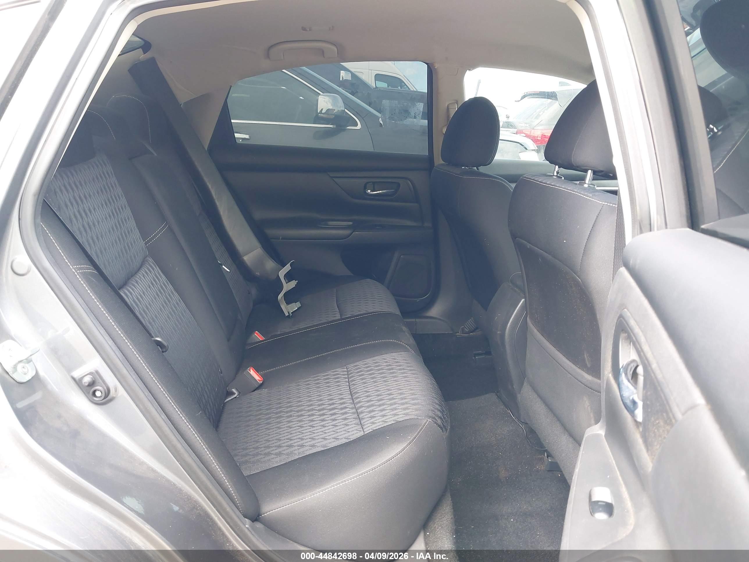 NISSAN ALTIMA image 8